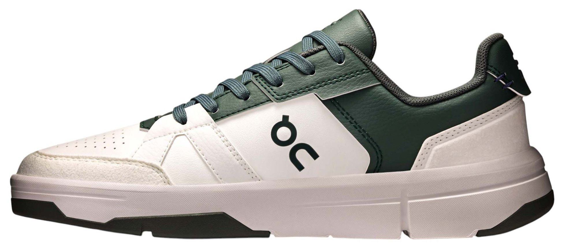 On Women's THE ROGER Clubhouse Shoes product image