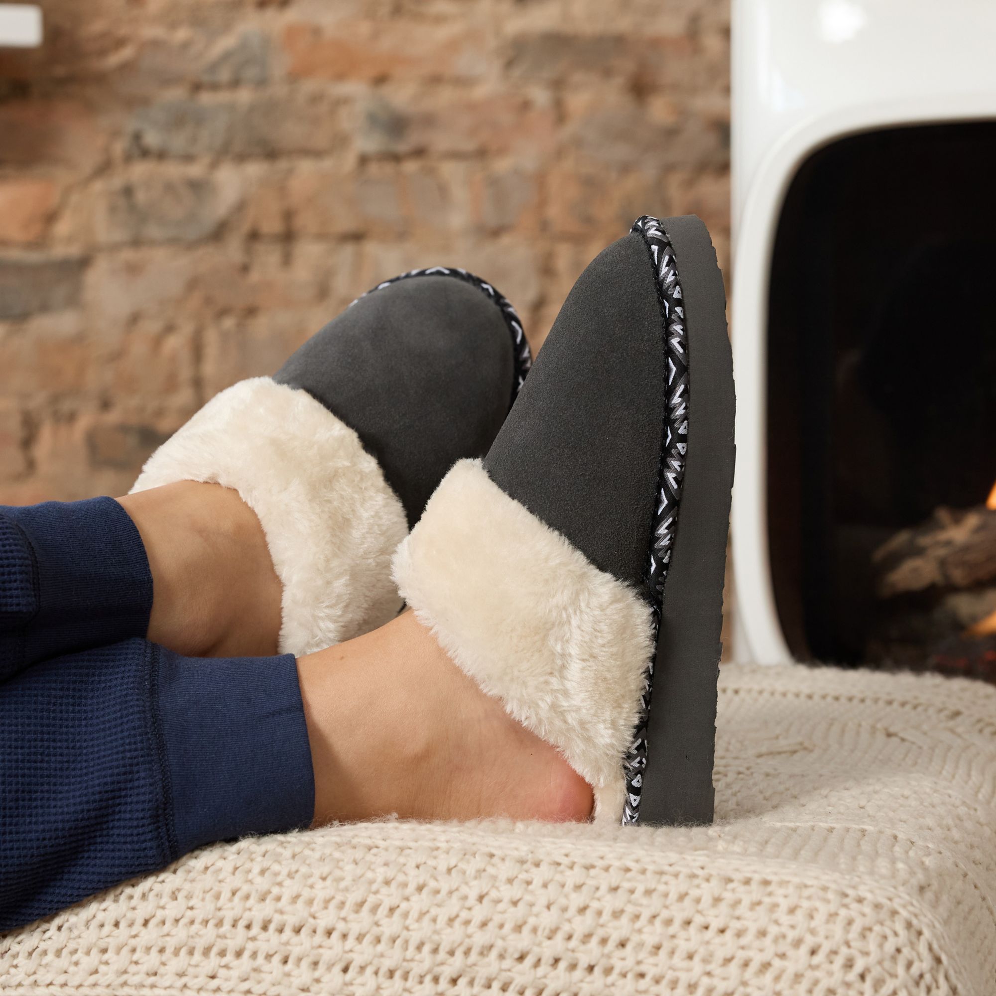 Minnetonka Women's Cerise Slippers product image