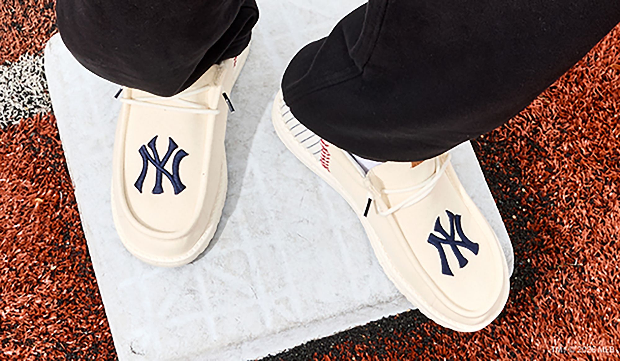 Hey Dude Men's Wally Funk MLB Vintage Yankees Shoes product image