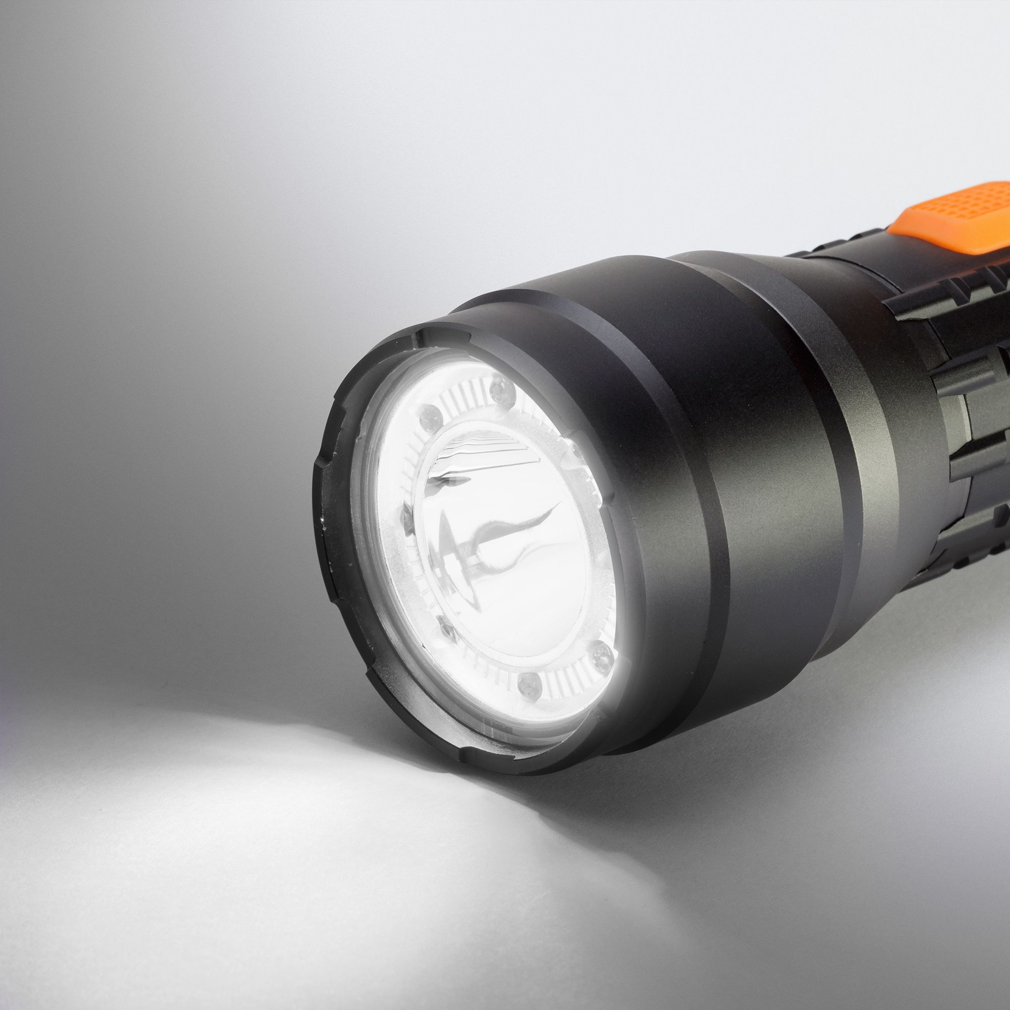 Bushnell TRKR 600 Lumen Flashlight product image