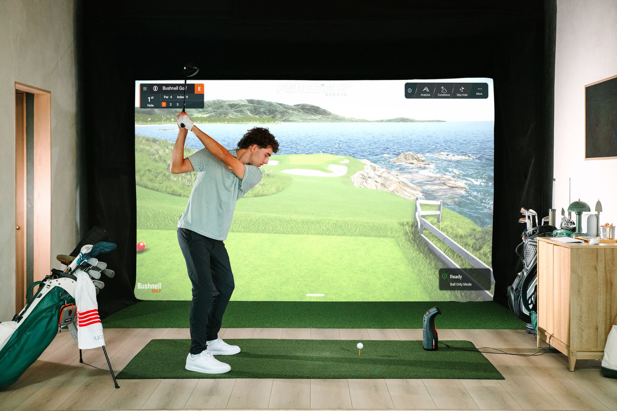 Bushnell LPi Circle B Edition Launch Monitor product image