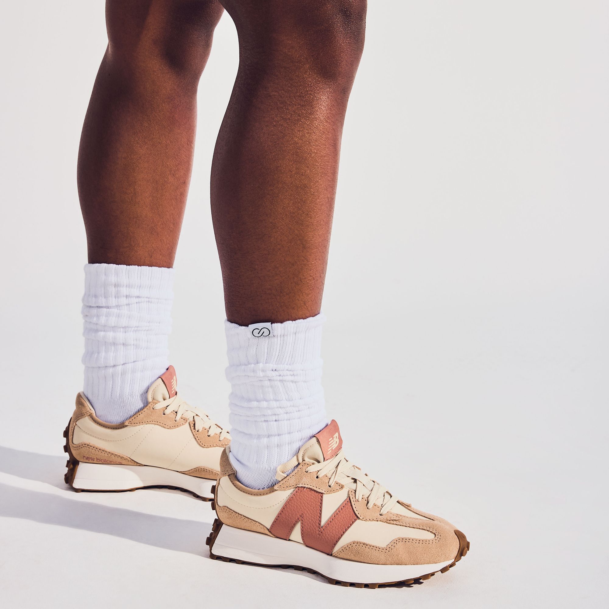 New Balance Women's 327 Shoes product image