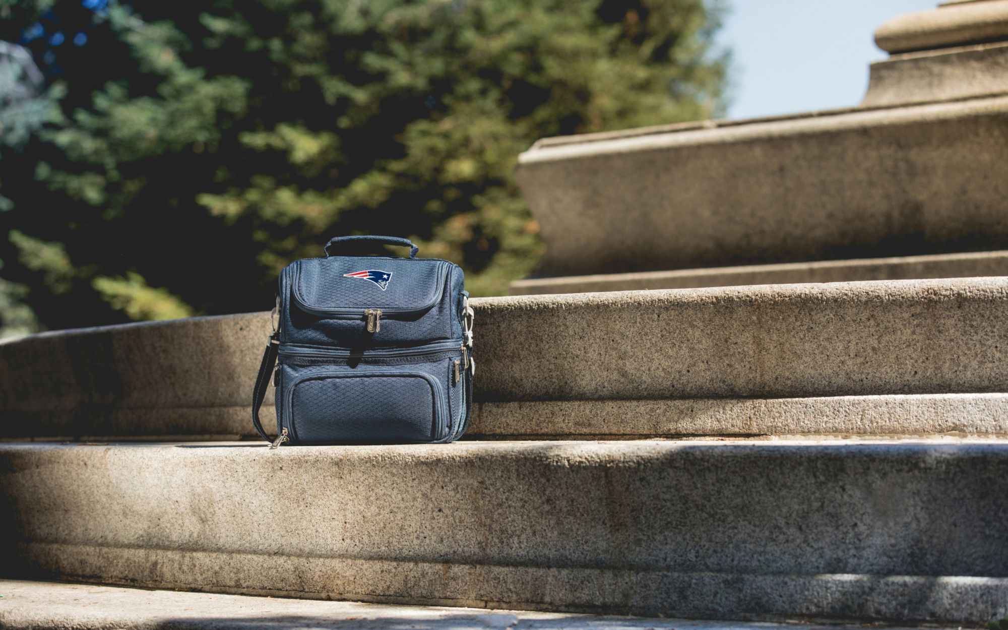 Picnic Time New England Patriots Navy Pranzo Personal Lunch Cooler product image