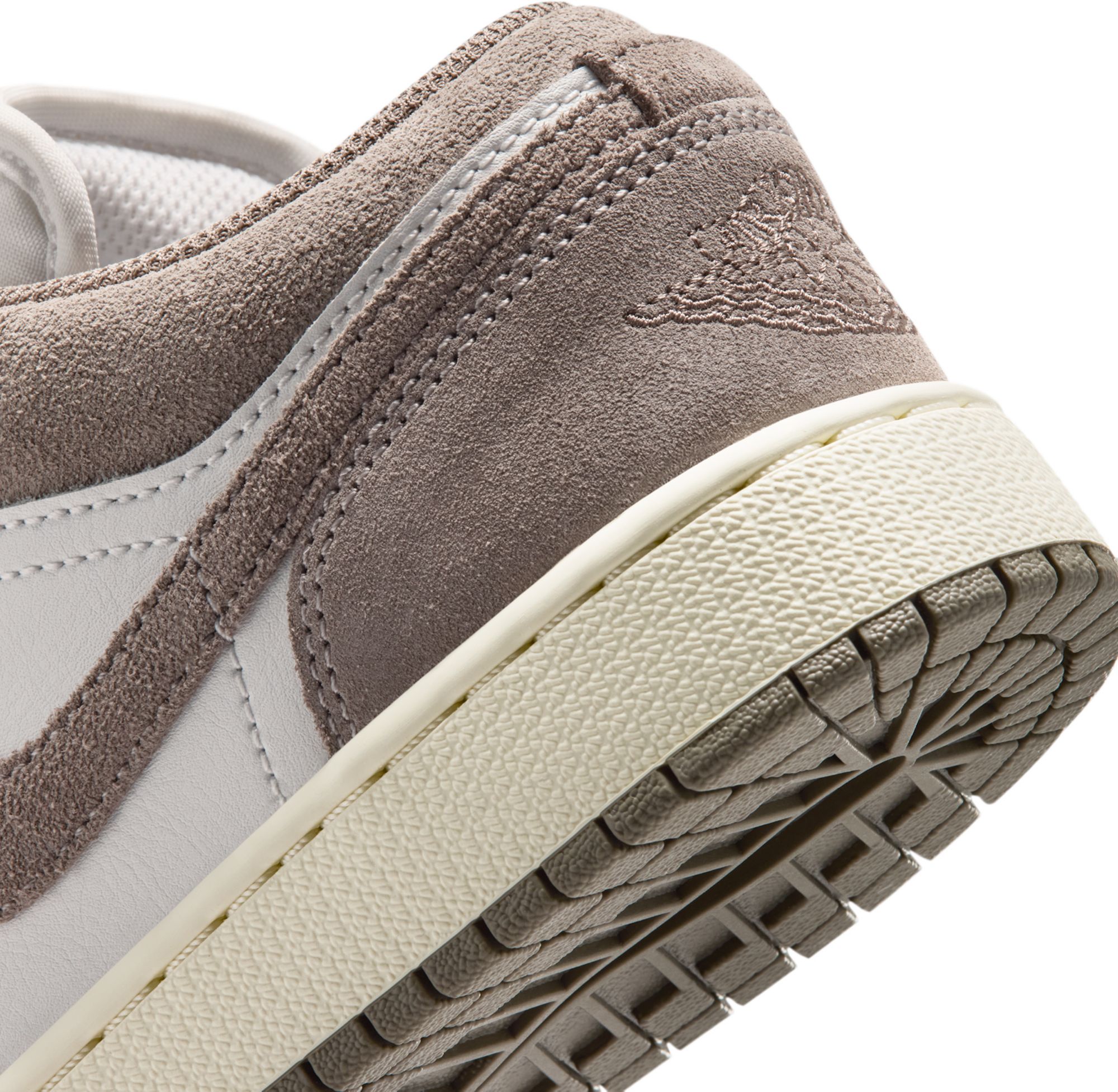 Jordan Kids' Grade School Air Jordan 1 Low Basketball Shoes product image