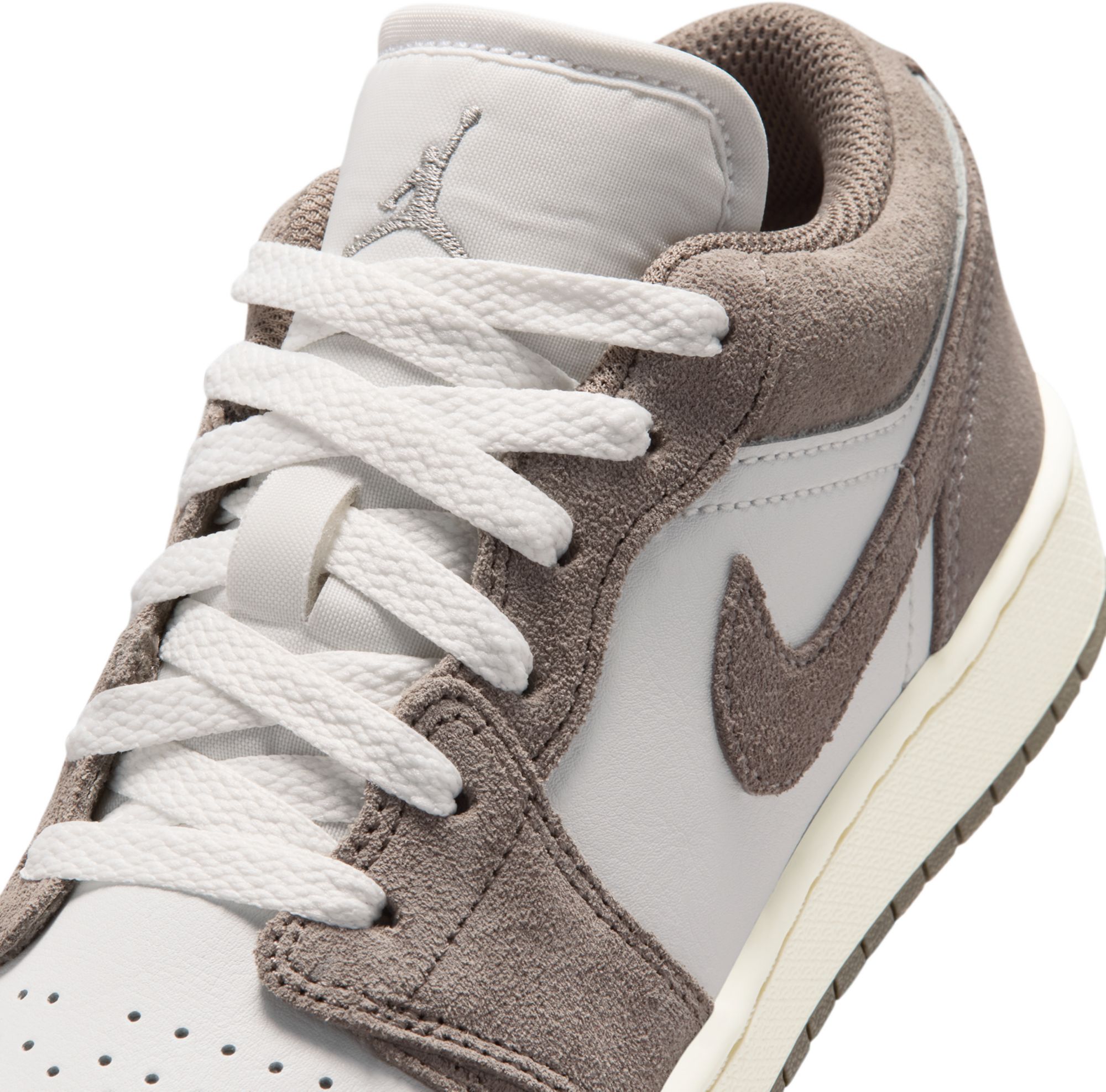 Jordan Kids' Grade School Air Jordan 1 Low Basketball Shoes product image