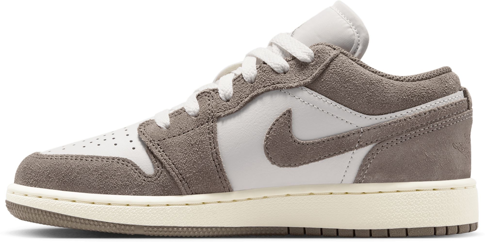 Jordan Kids' Grade School Air Jordan 1 Low Basketball Shoes product image
