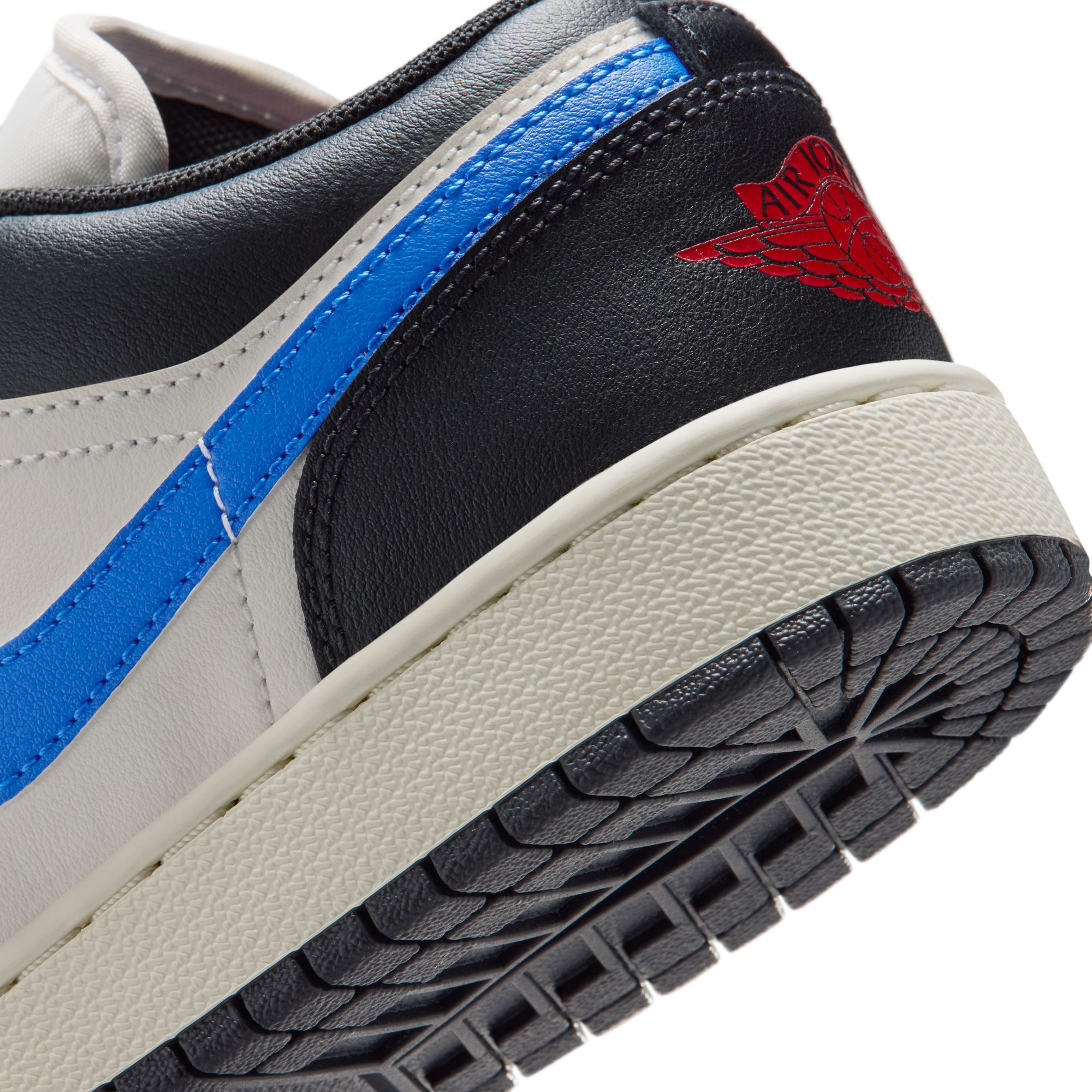Jordan Kids' Grade School Air Jordan 1 Low Basketball Shoes product image
