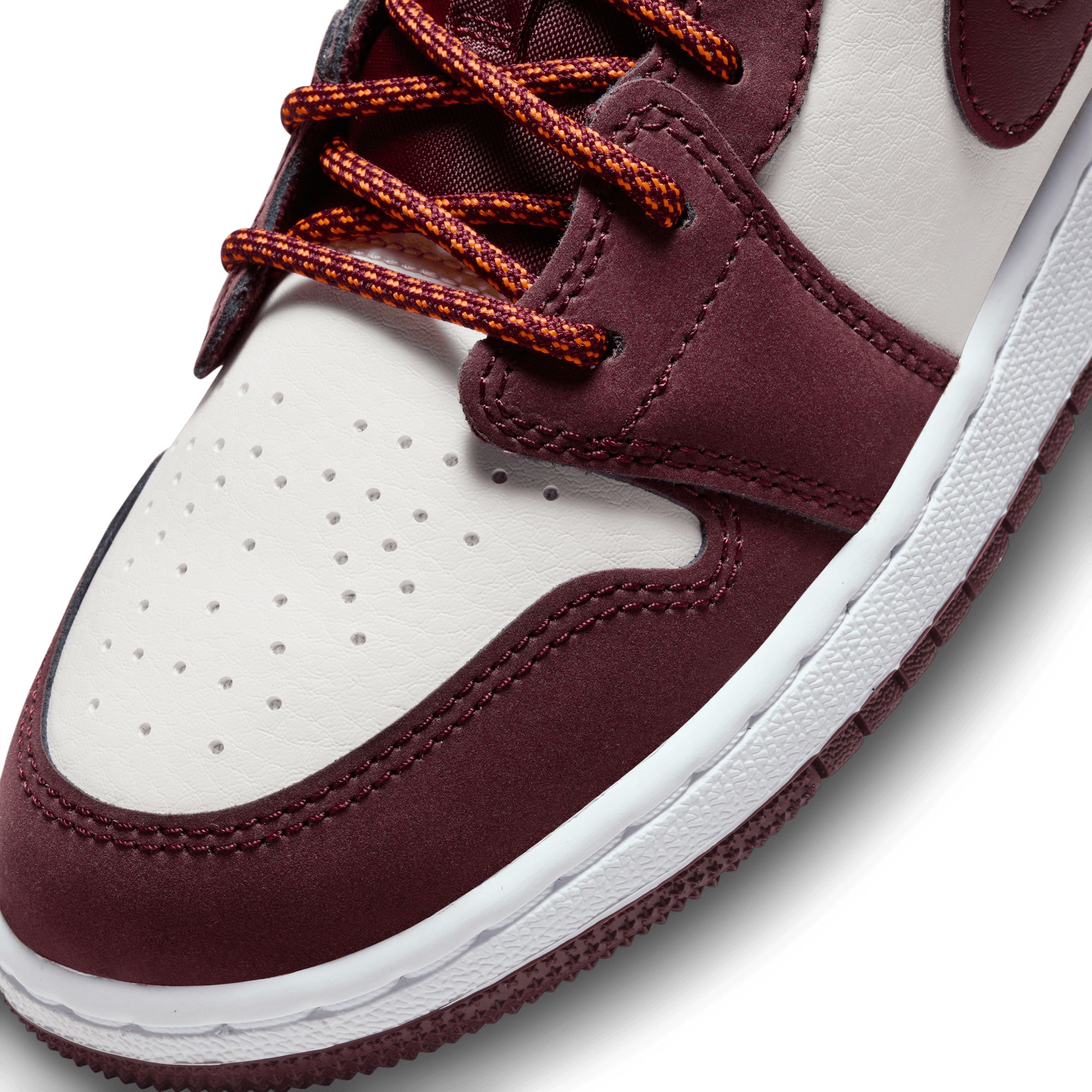 Jordan Kids' Grade School Air Jordan 1 Low Basketball Shoes product image