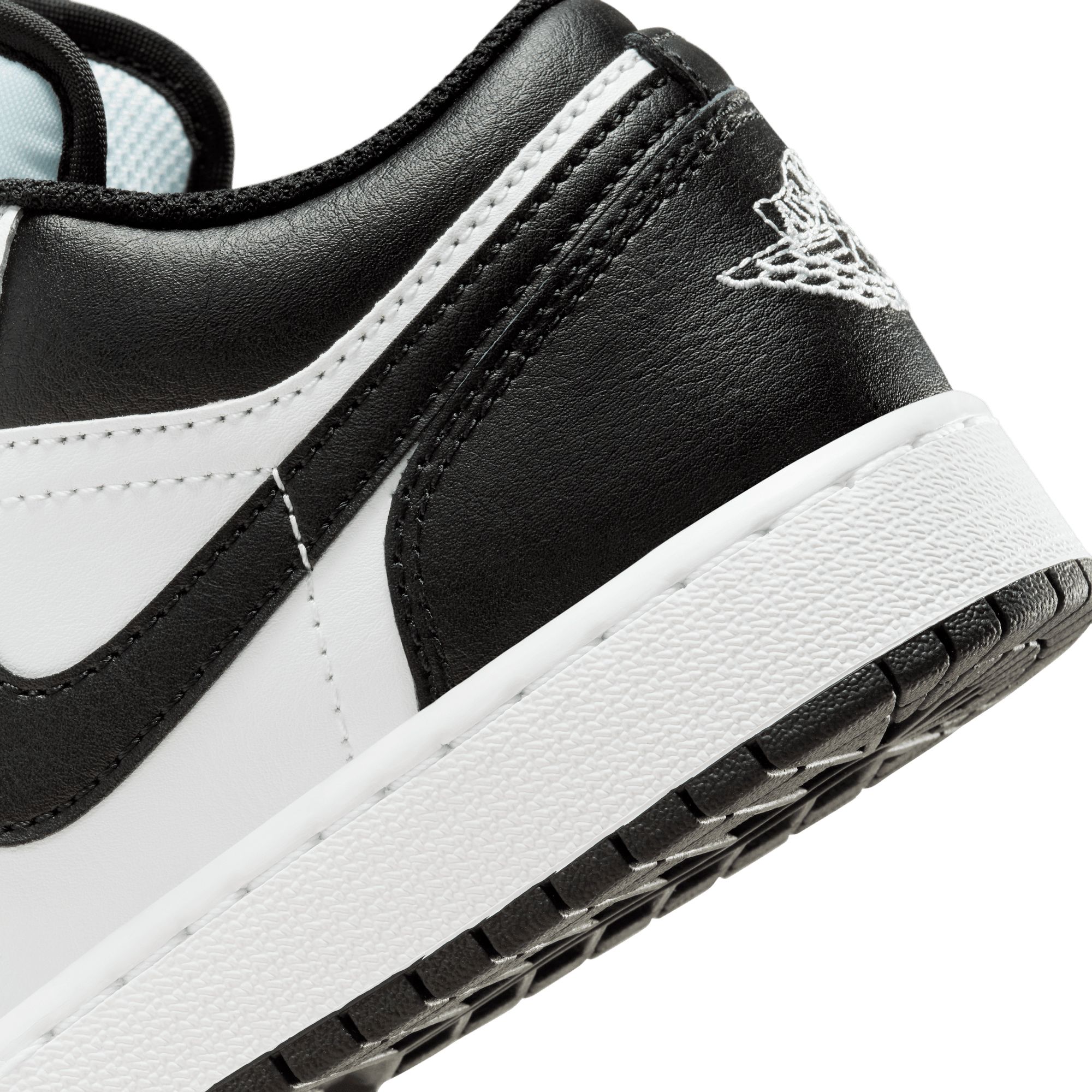 Jordan Kids' Grade School Air Jordan 1 Low Basketball Shoes product image