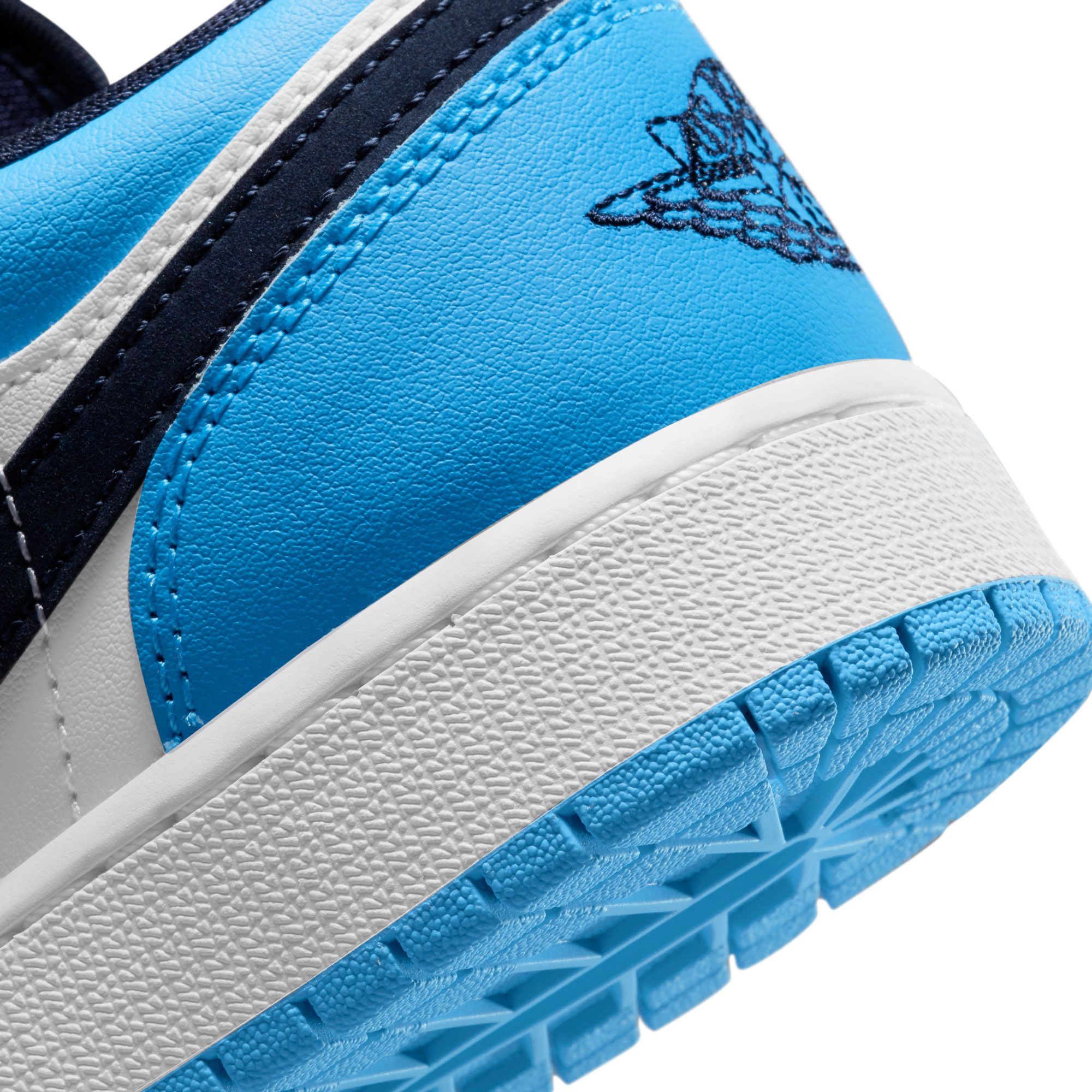 Jordan Kids' Grade School Air Jordan 1 Low Basketball Shoes product image