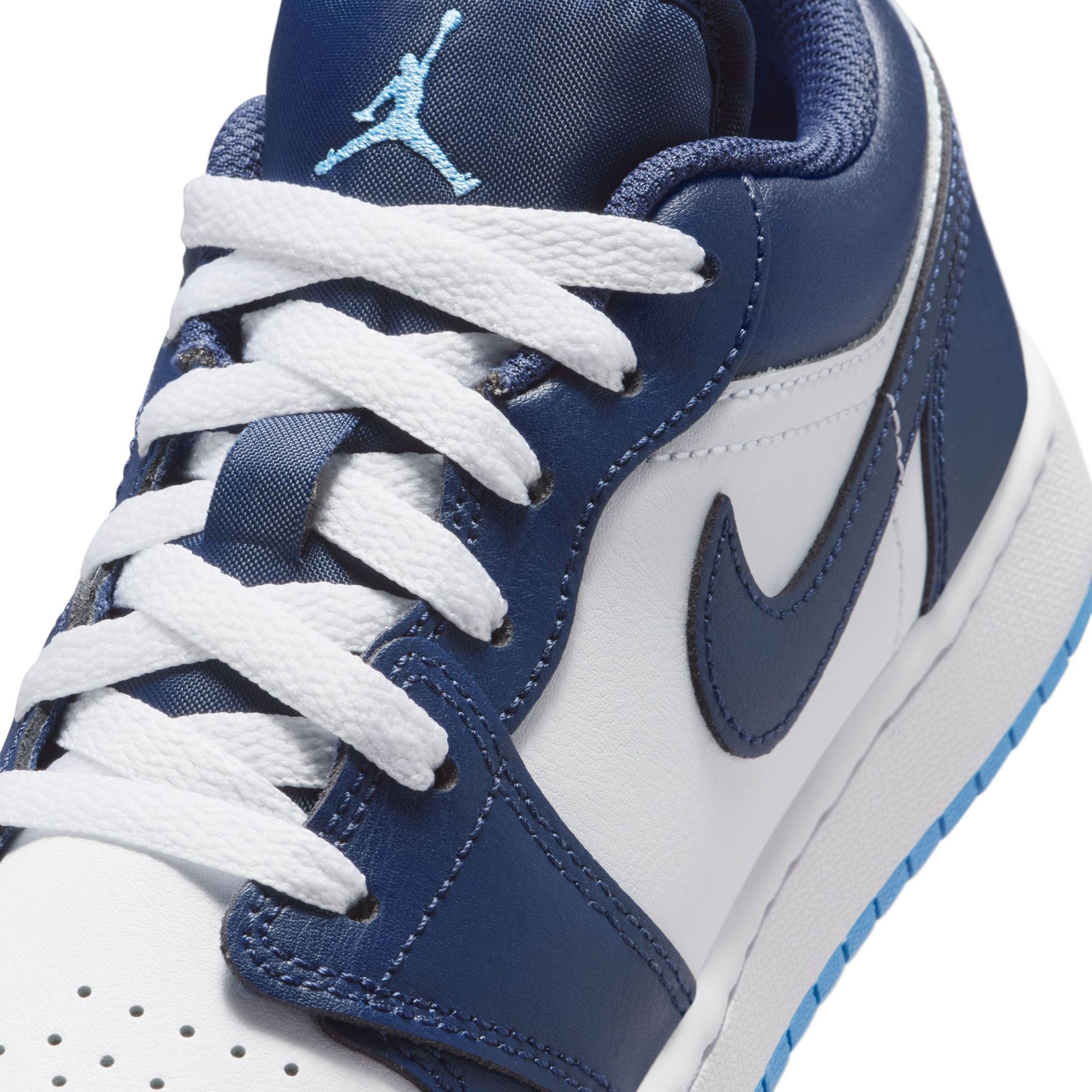 Jordan Kids' Grade School Air Jordan 1 Low Basketball Shoes product image