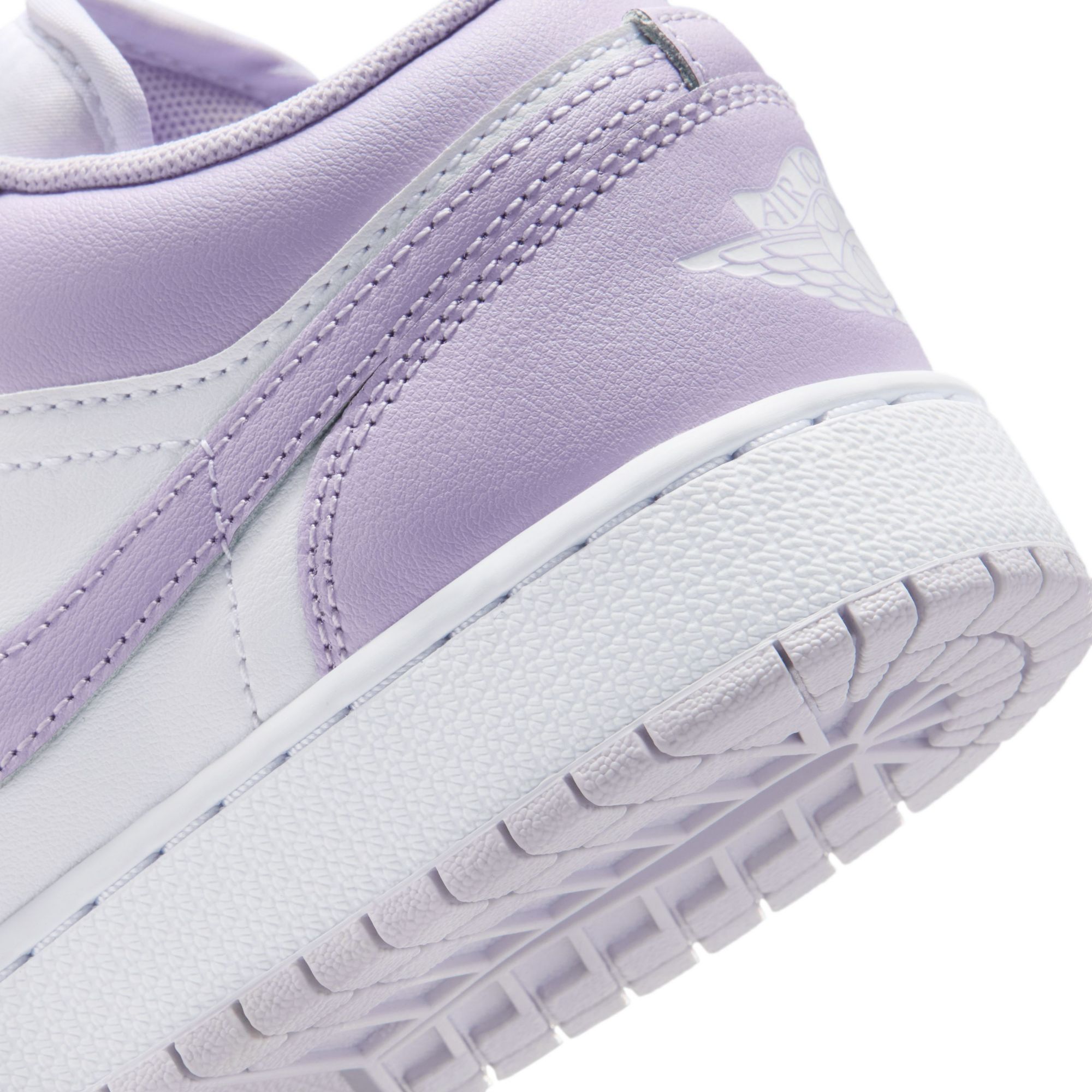 Jordan Kids' Grade School Air Jordan 1 Low Basketball Shoes product image