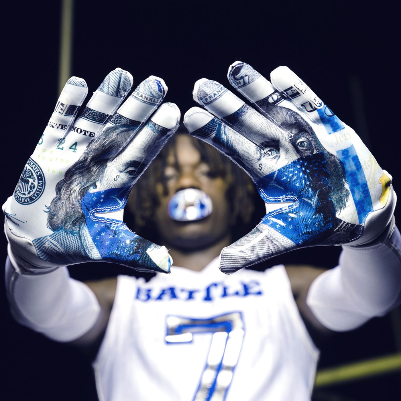 Kentucky football gloves on sale