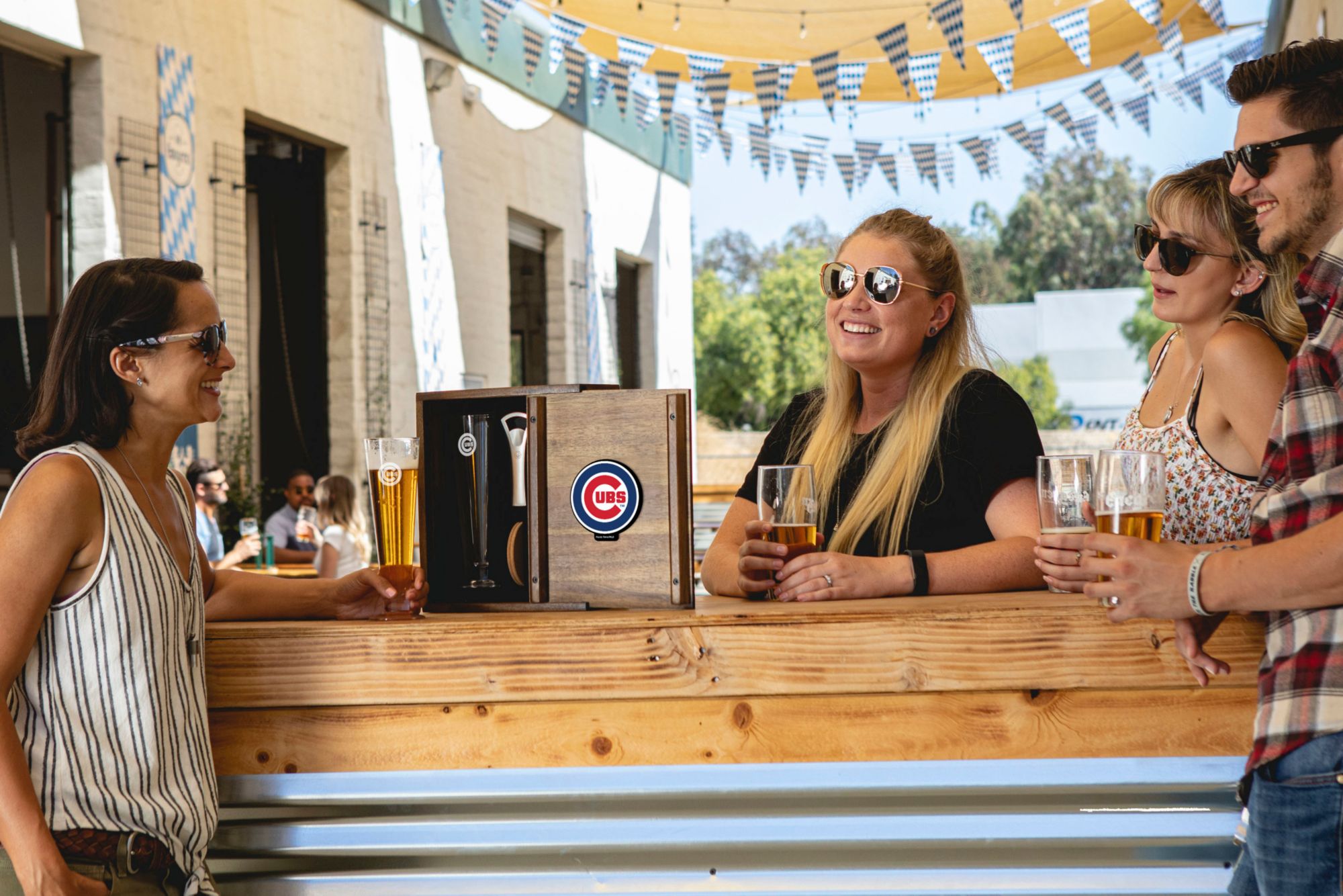 Picnic Time Chicago Cubs Pilsner Craft Beer Gift Set product image