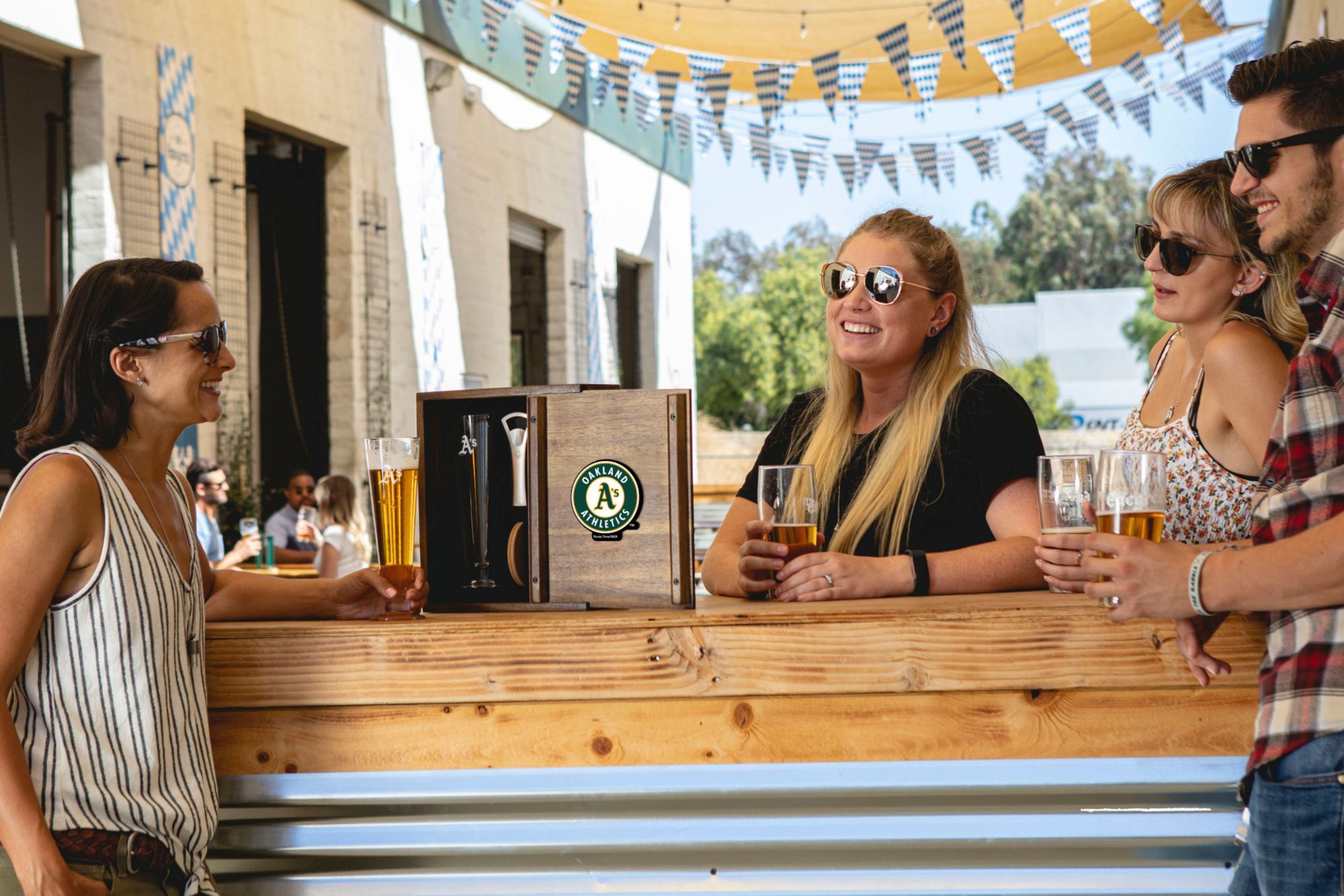 Picnic Time Athletics Pilsner Craft Beer Gift Set product image