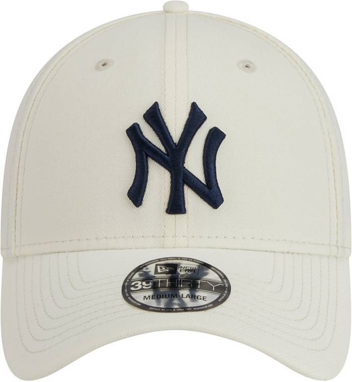 Village Hats - The classic 9FORTY New York Yankees in white from