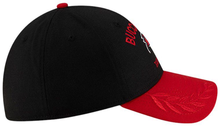 New Era Adult Tampa Bay Buccaneers 2025 NFL Draft Red 39Thirty Stretch Fit Hat product image