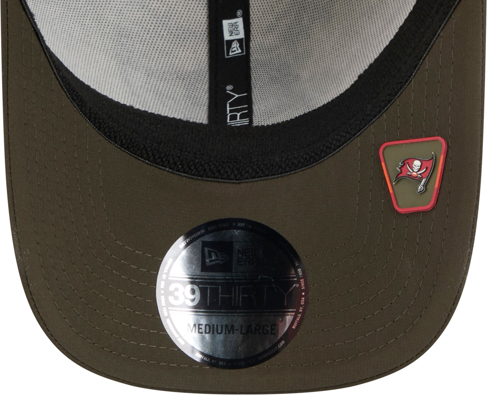 New Era Adult Tampa Bay Buccaneers Camo Salute To Service 2025 39Thirty Stretch Fit Hat product image