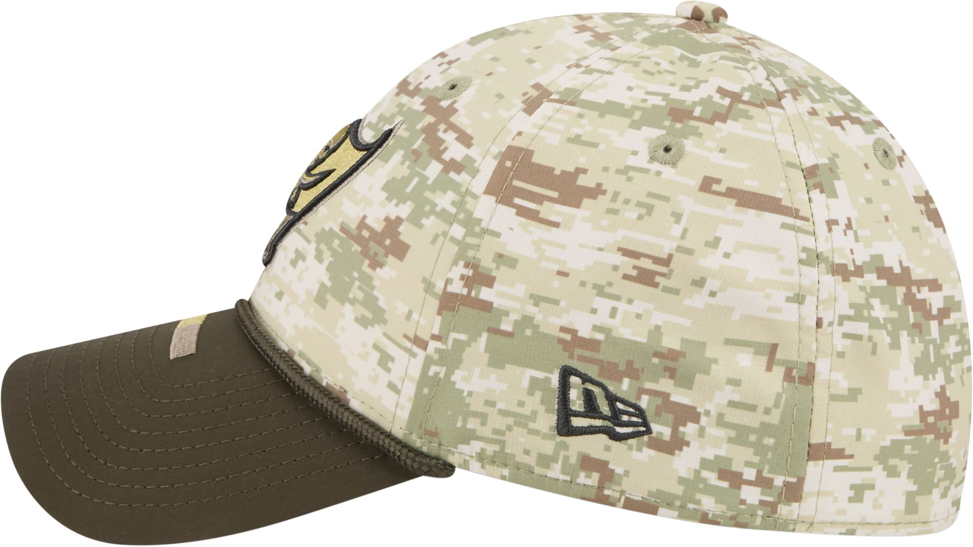 New Era Adult Tampa Bay Buccaneers Camo Salute To Service 2025 39Thirty Stretch Fit Hat product image