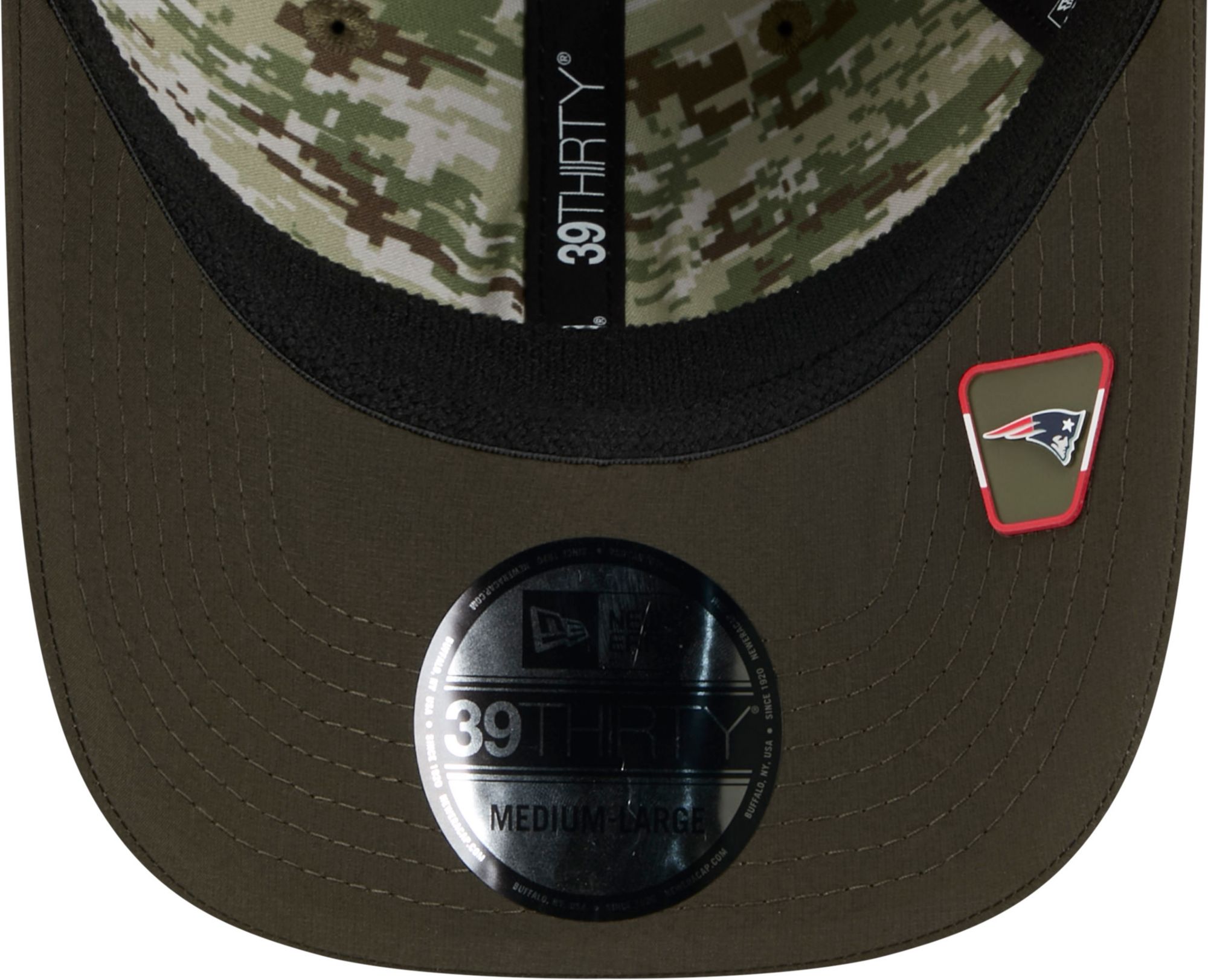 New Era Adult New England Patriots Dark Moss Salute To Service 2025 39Thirty Stretch Fit Hat product image