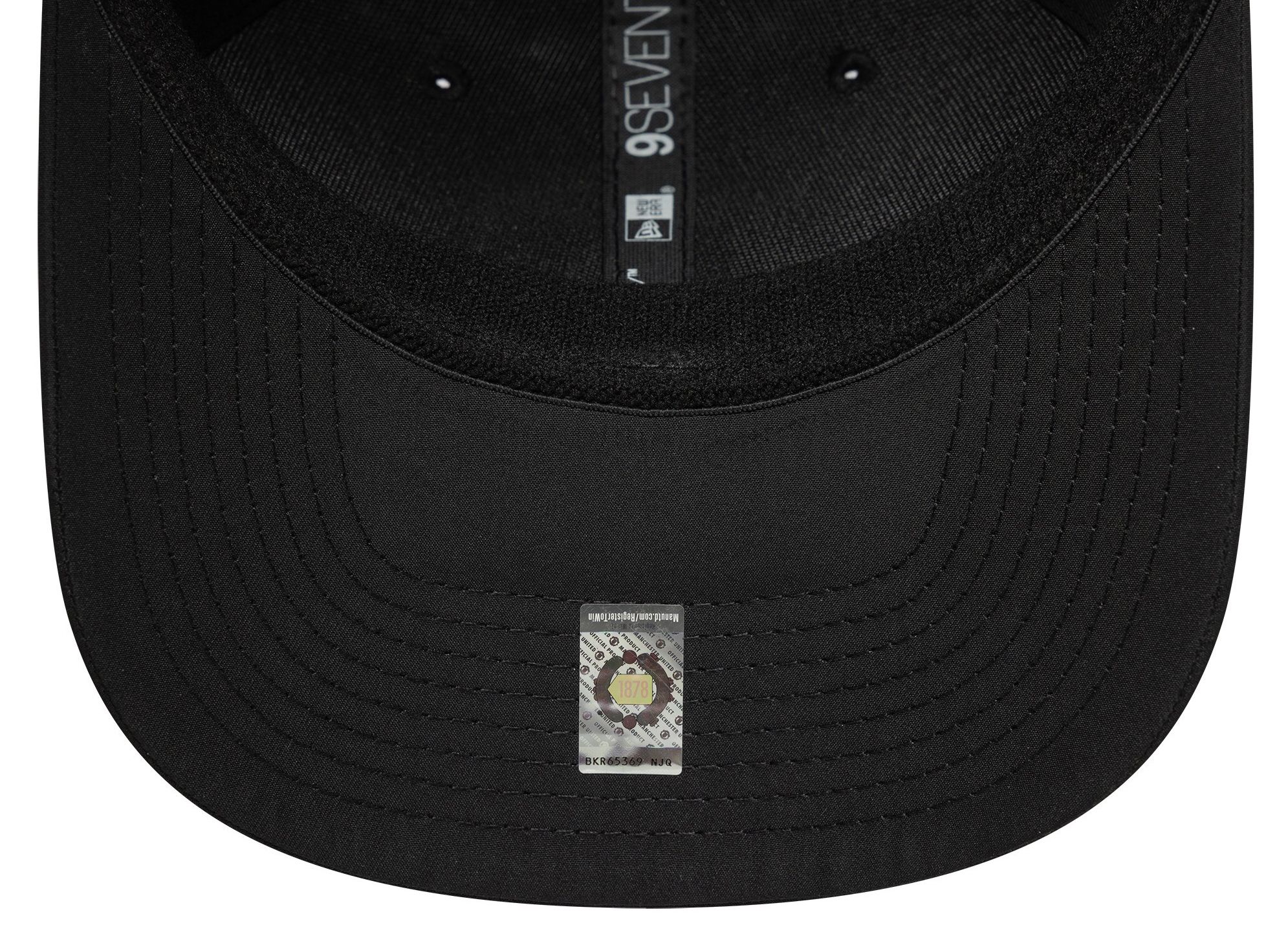 New Era Adult Manchester United Black 9Seventy Adjustable Stretch-Snap Hat product image