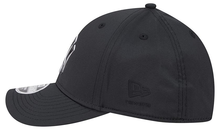 New Era Adult New York Yankees Black Metallic 39Thirty Stretch Fit Hat product image