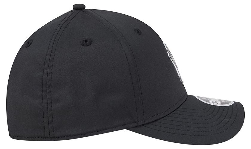 New Era Adult New York Yankees Black Metallic 39Thirty Stretch Fit Hat product image