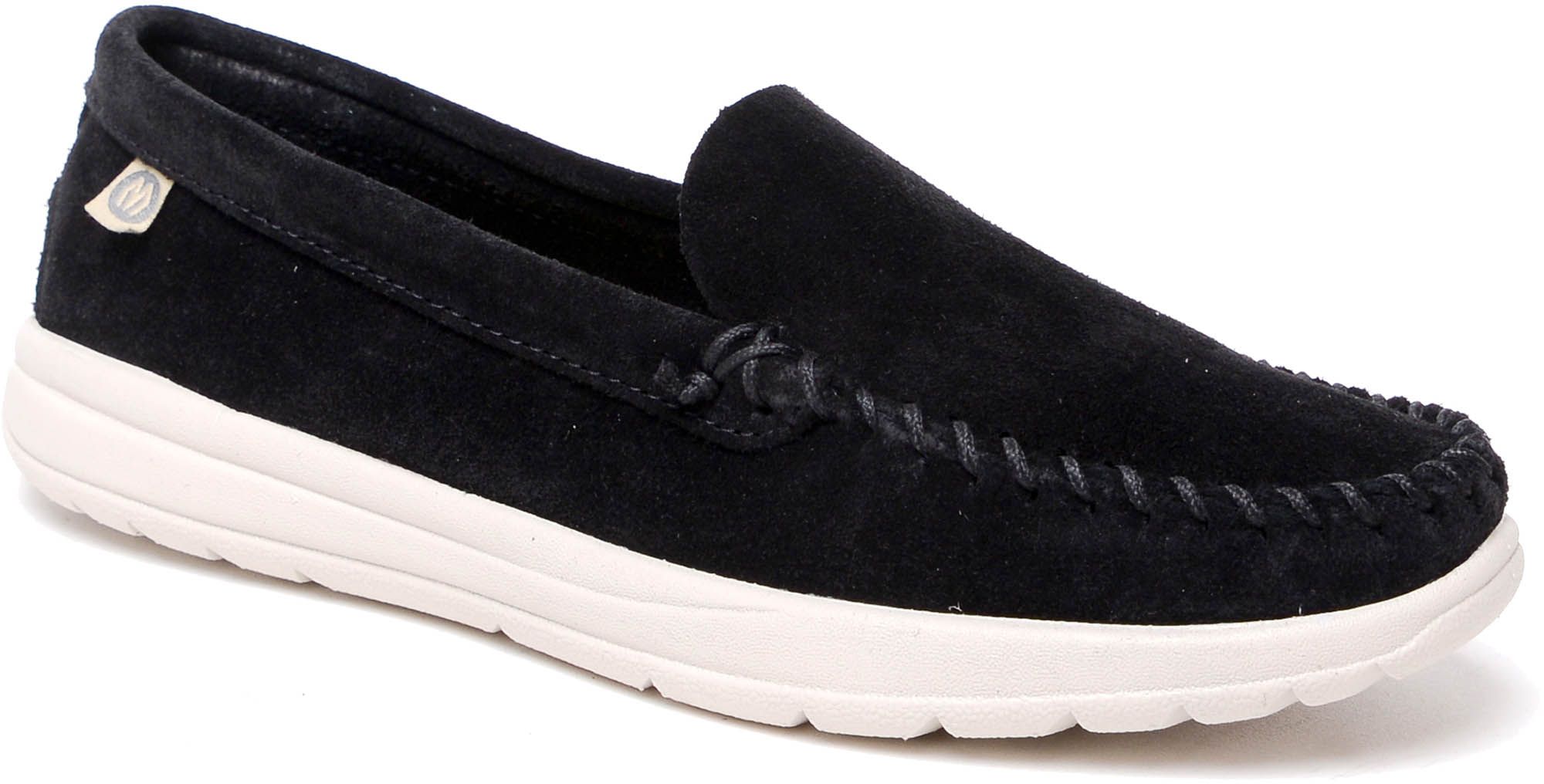 Minnetonka Women's Discover Classic Moccasins product image