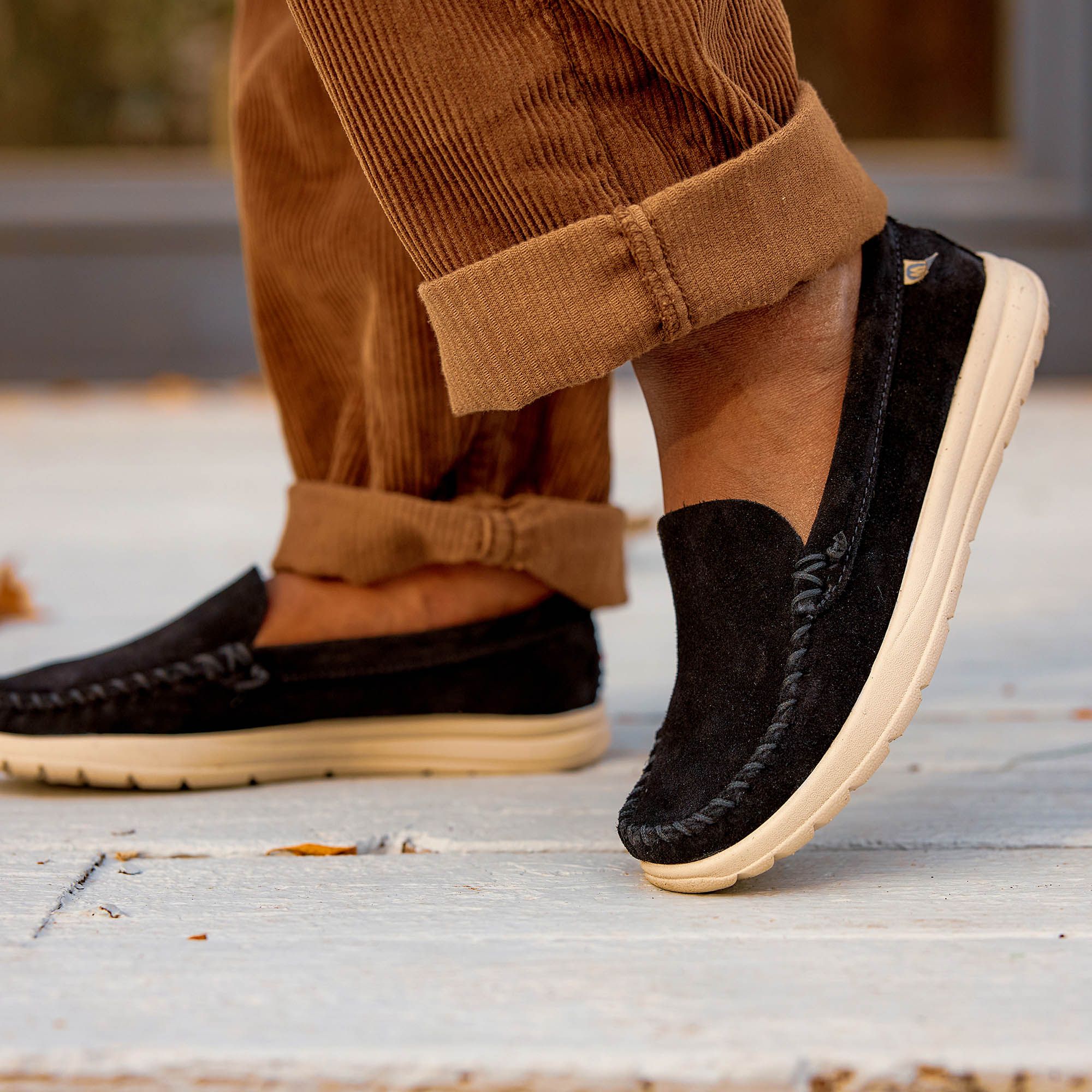 Minnetonka Women's Discover Classic Moccasins product image