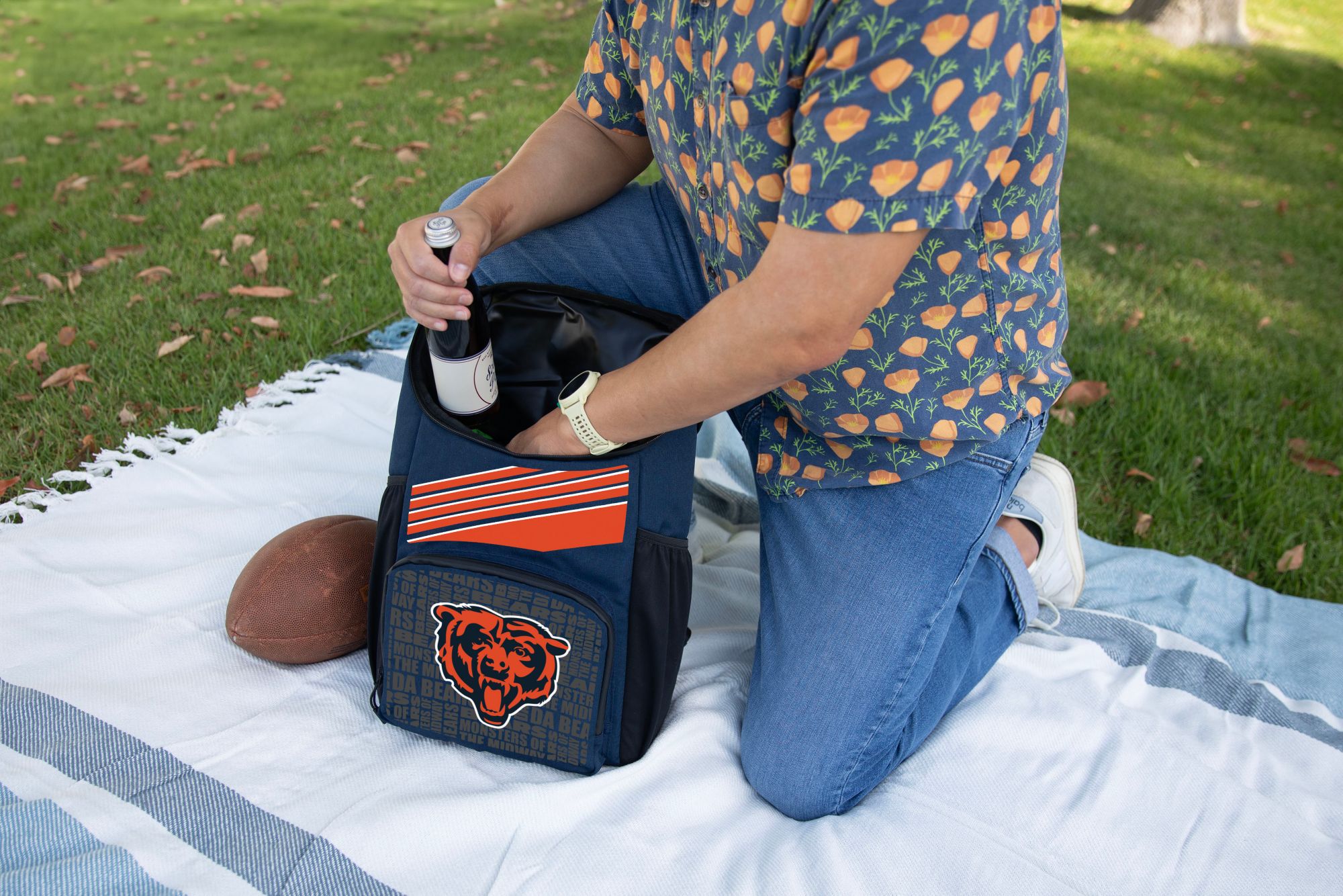 Picnic Time Chicago Bears LG Backpack Cooler product image