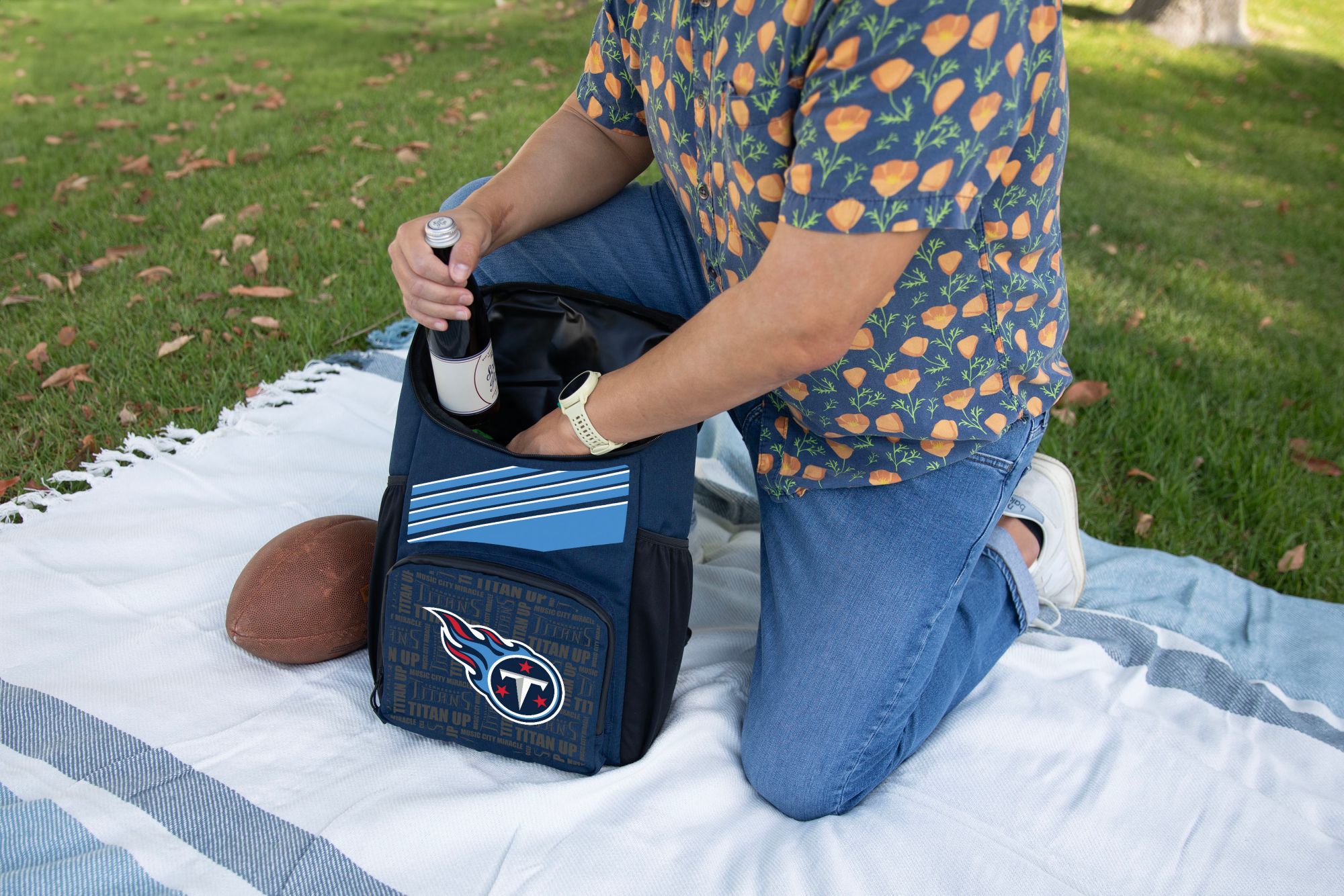 Picnic Time Tennessee Titans LG Backpack Cooler product image