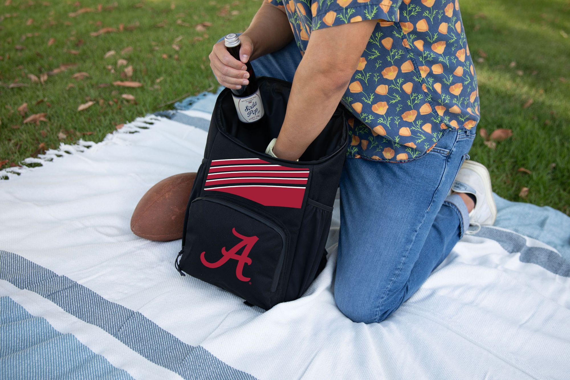 Picnic Time Alabama Crimson Tide Large Backpack Cooler product image