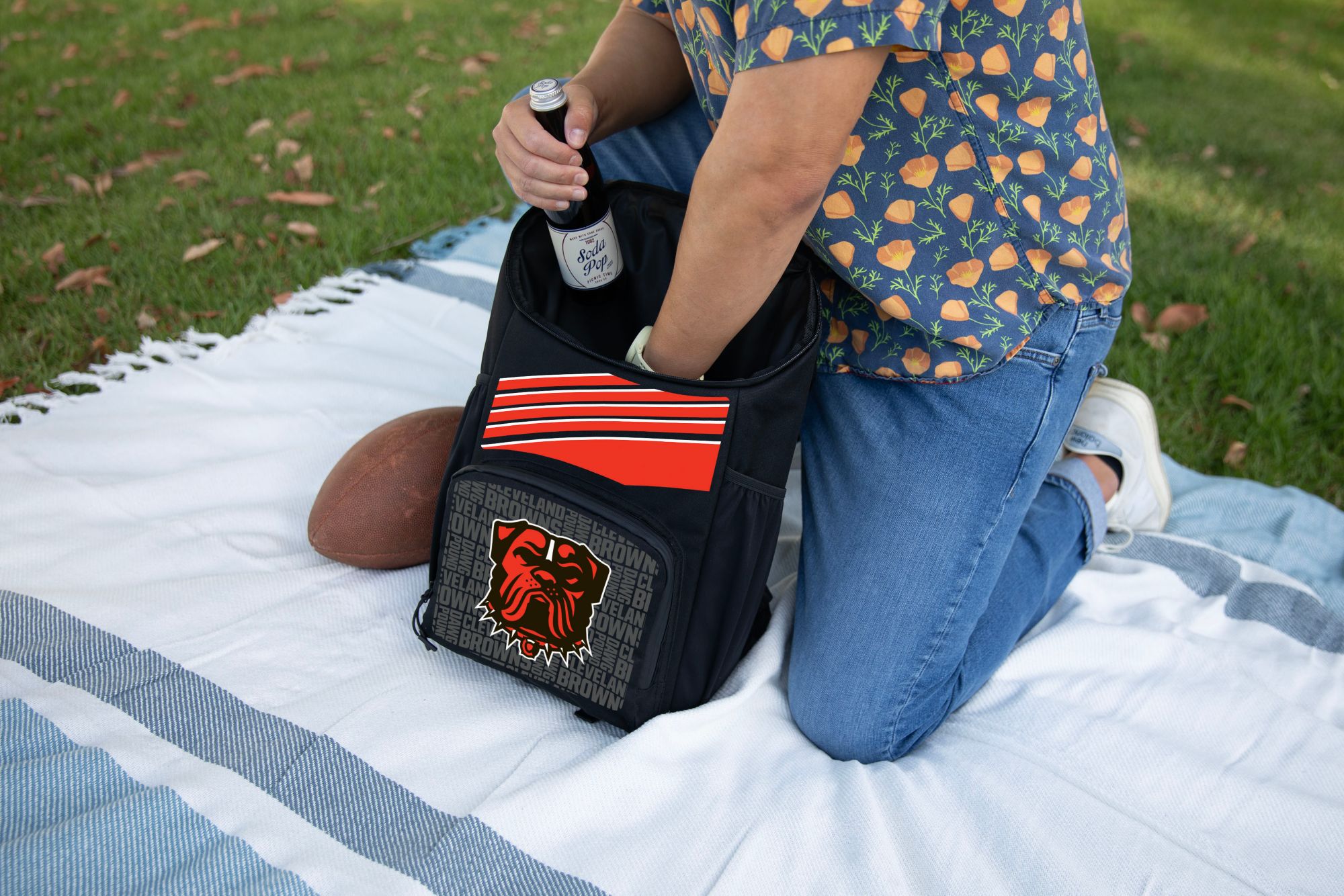 Picnic Time Cleveland Browns LG Backpack Cooler product image