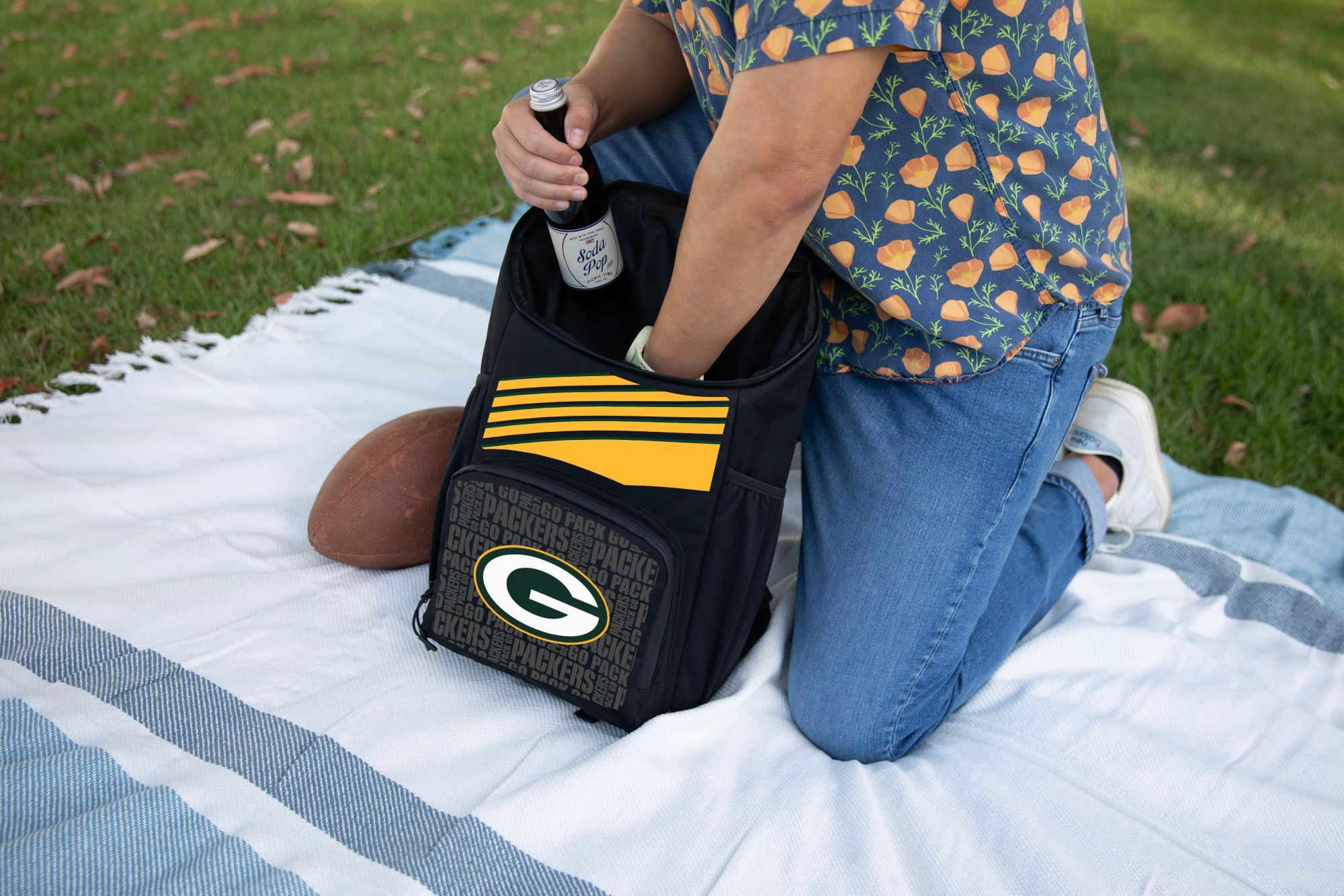 Picnic Time Green Bay Packers LG Backpack Cooler product image