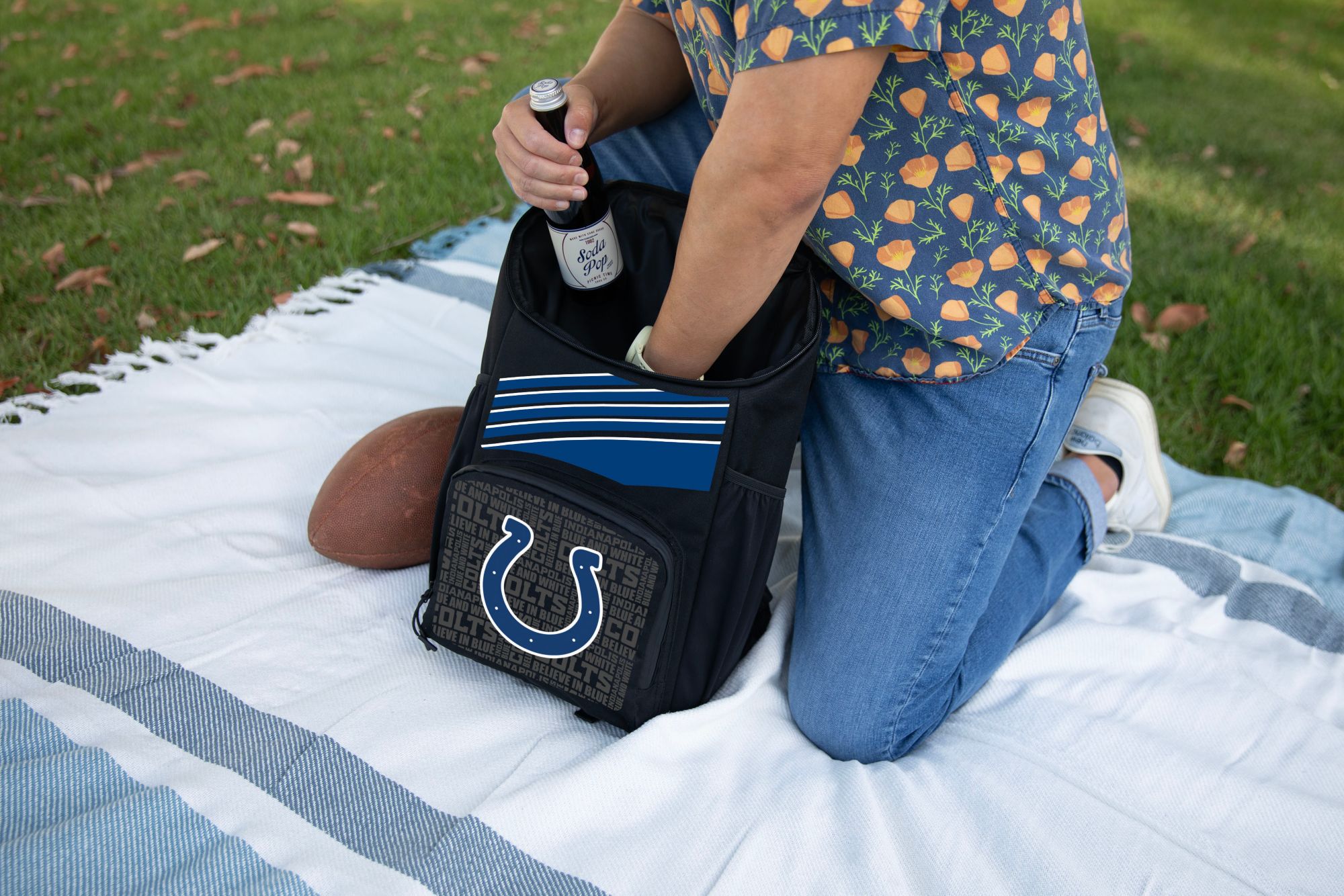 Picnic Time Indianapolis Colts LG Backpack Cooler product image