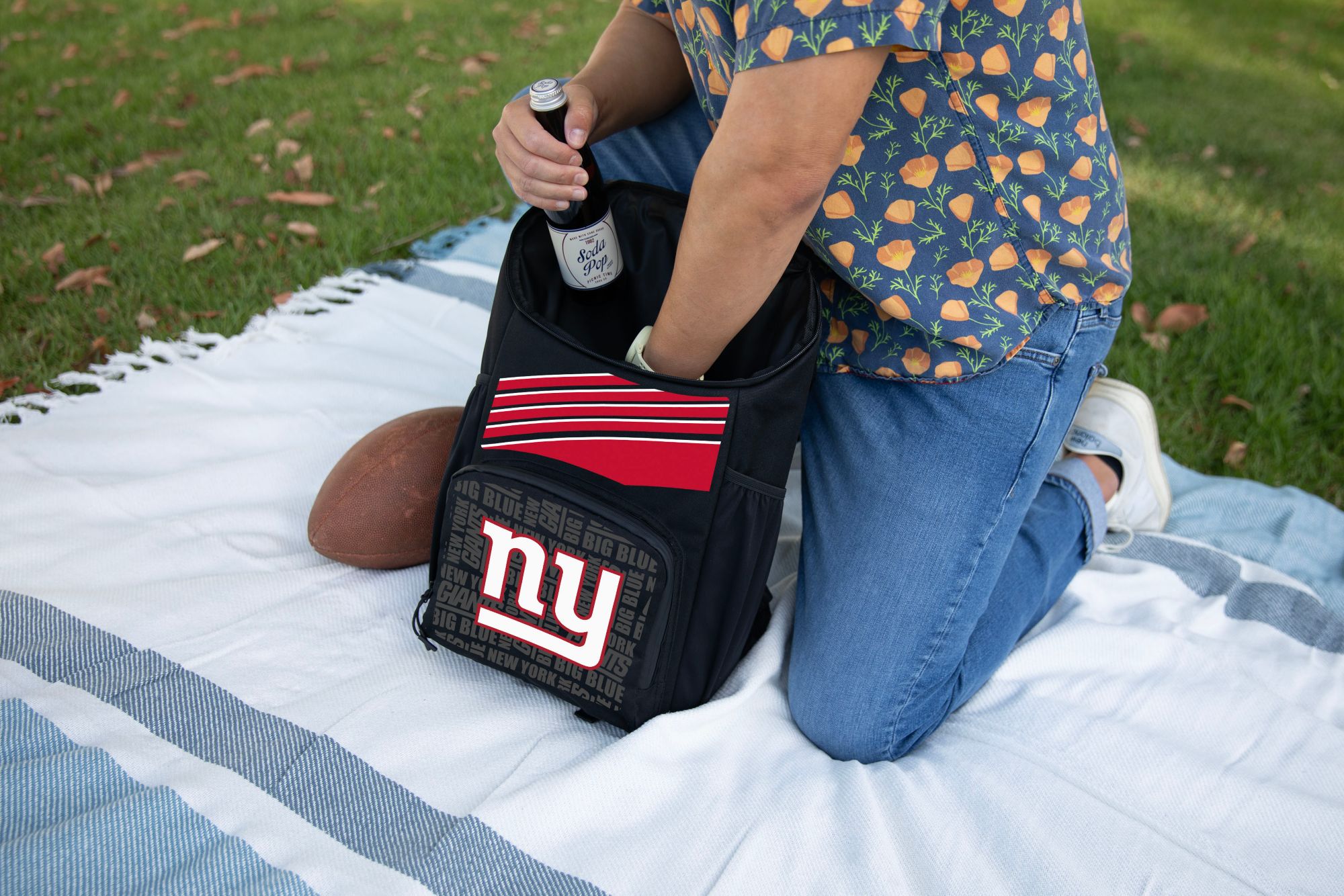 Picnic Time New York Giants LG Backpack Cooler product image