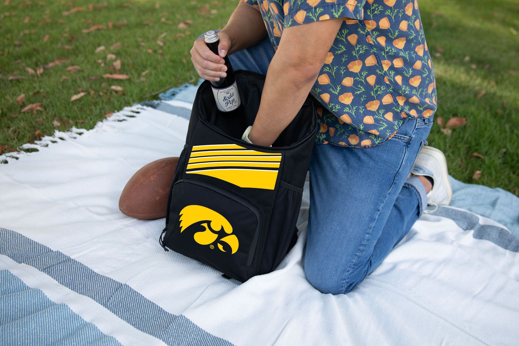 Picnic Time Iowa Hawkeyes Large Backpack Cooler product image