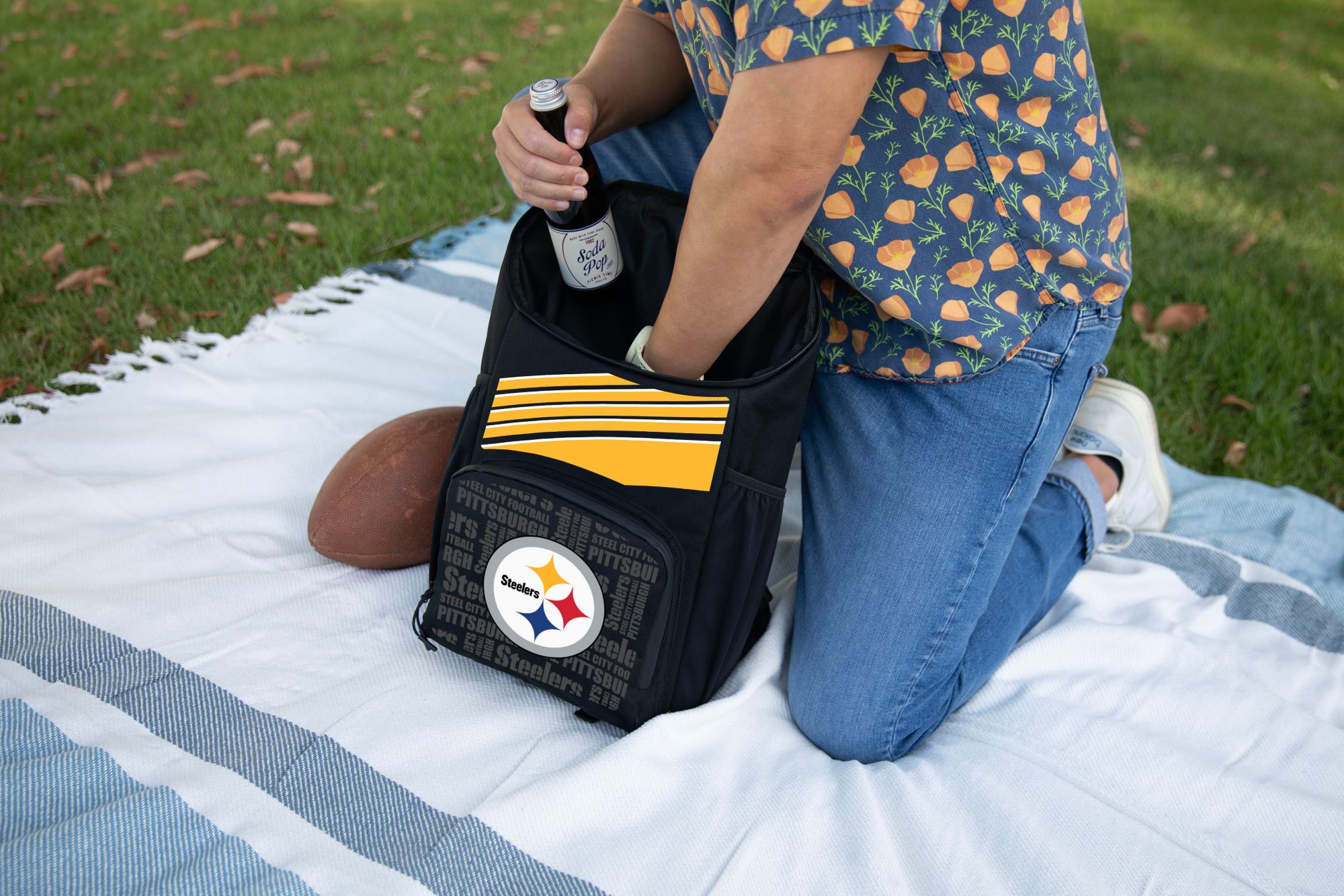 Picnic Time Pittsburgh Steelers LG Backpack Cooler product image