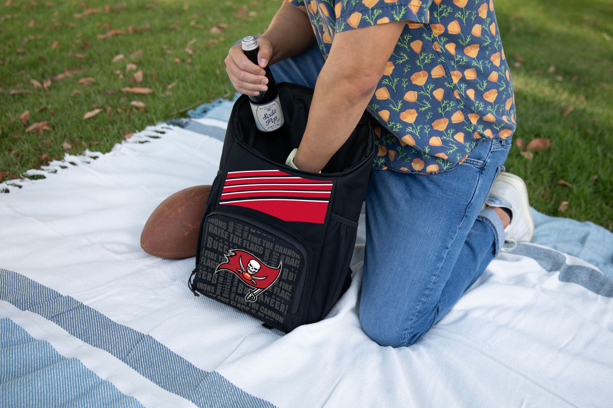 Picnic Time Tampa Bay Buccaneers LG Backpack Cooler product image