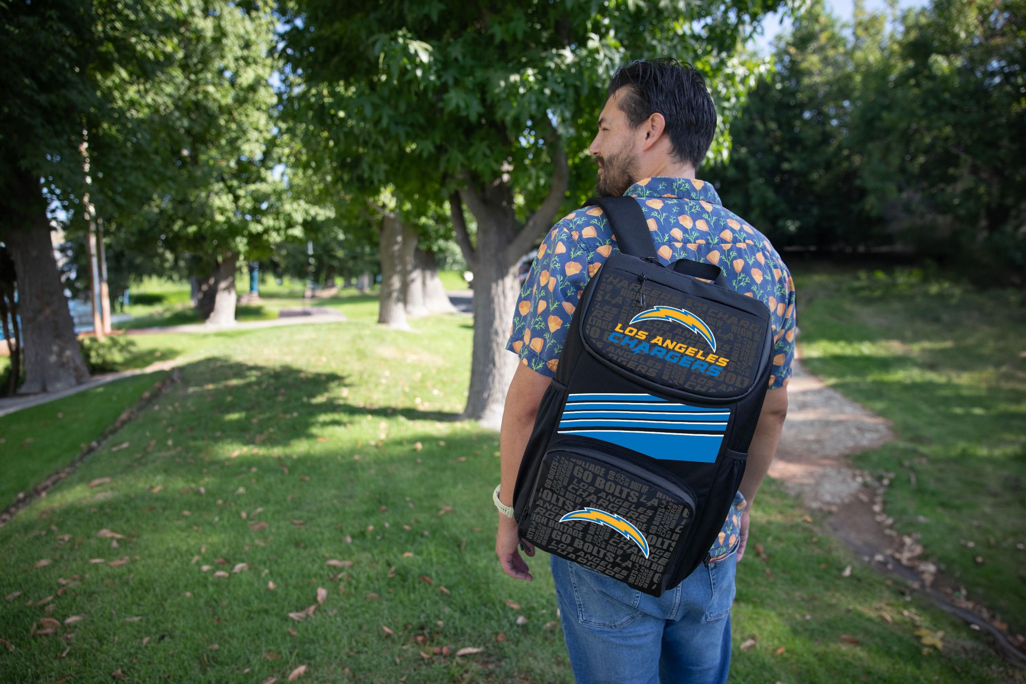 Picnic Time Los Angeles Chargers LG Backpack Cooler product image