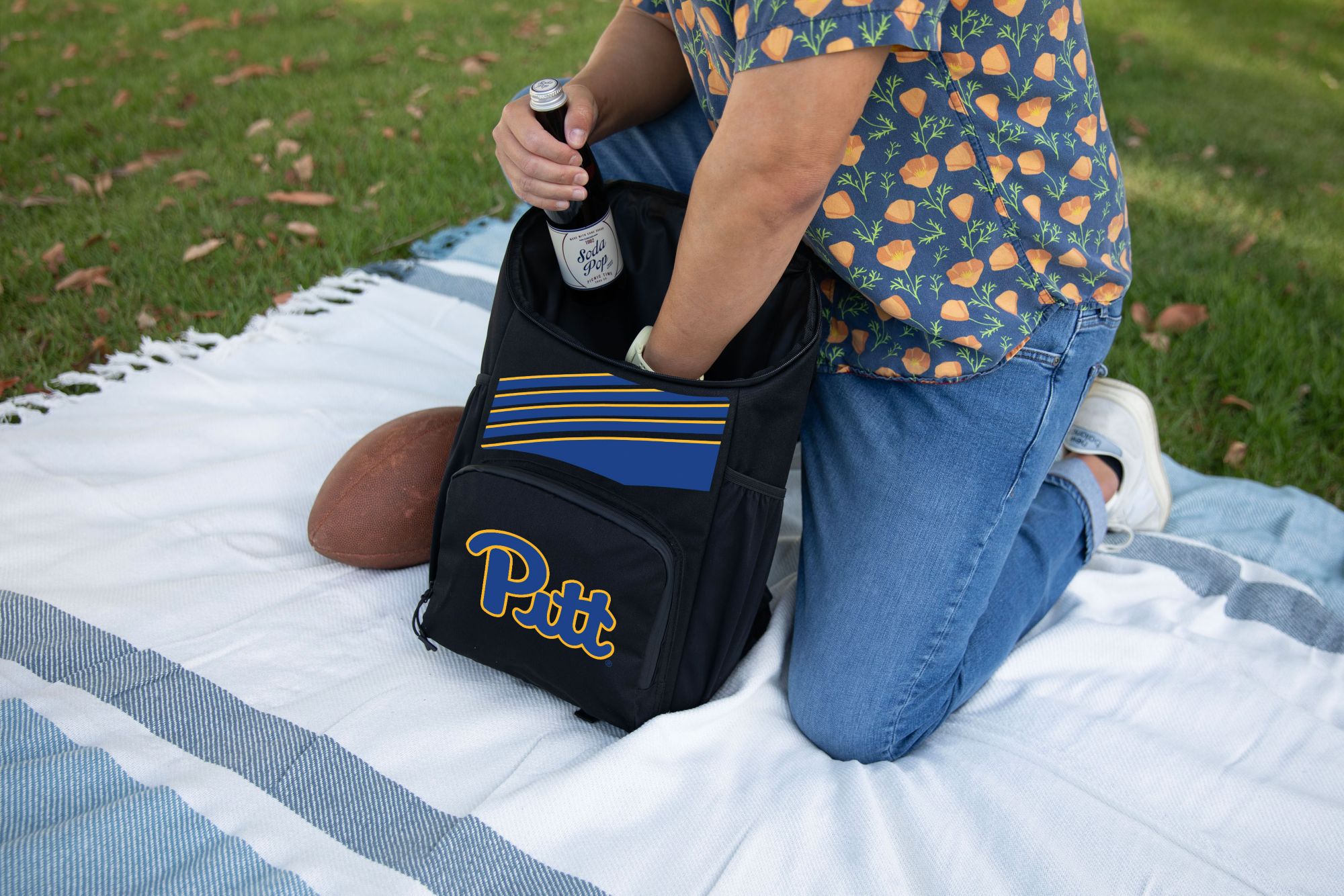 Picnic Time Pitt Panthers Large Backpack Cooler product image