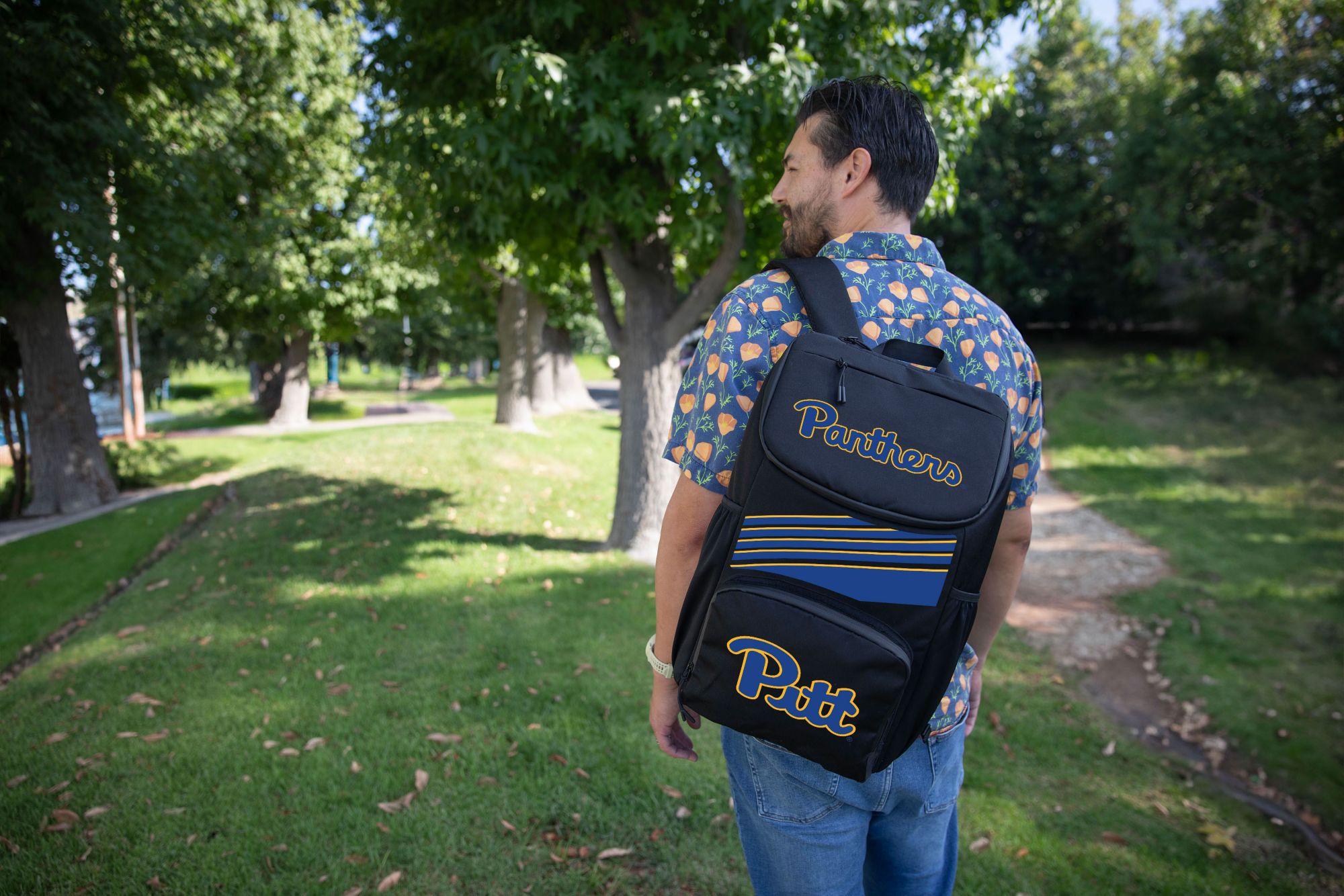 Picnic Time Pitt Panthers Large Backpack Cooler product image