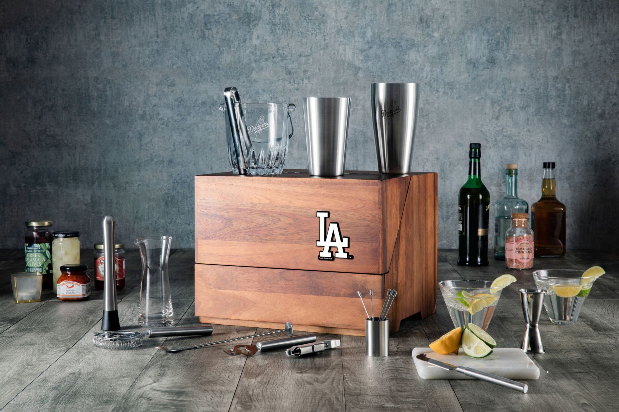 Picnic Time Los Angeles Dodgers Madison Tabletop Bar Tool Set