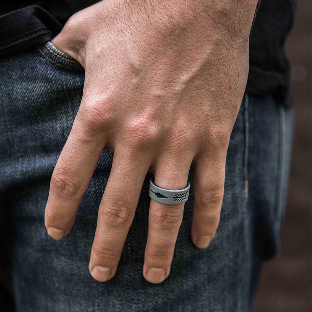 QALO Men's Strata Grey and Black Arrow Silicone Ring product image