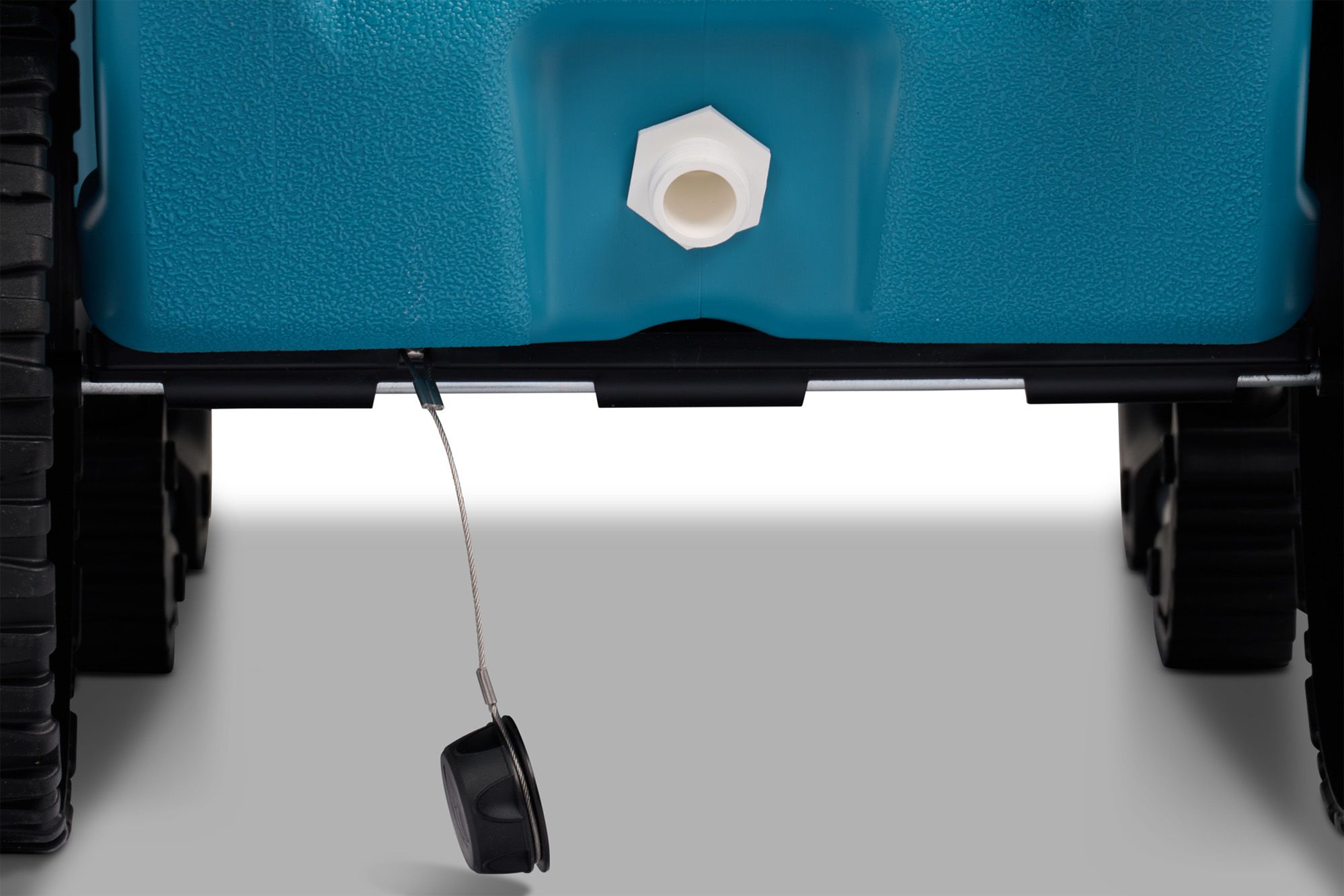 Igloo 70 Qt. Trailmate Roller Cooler product image