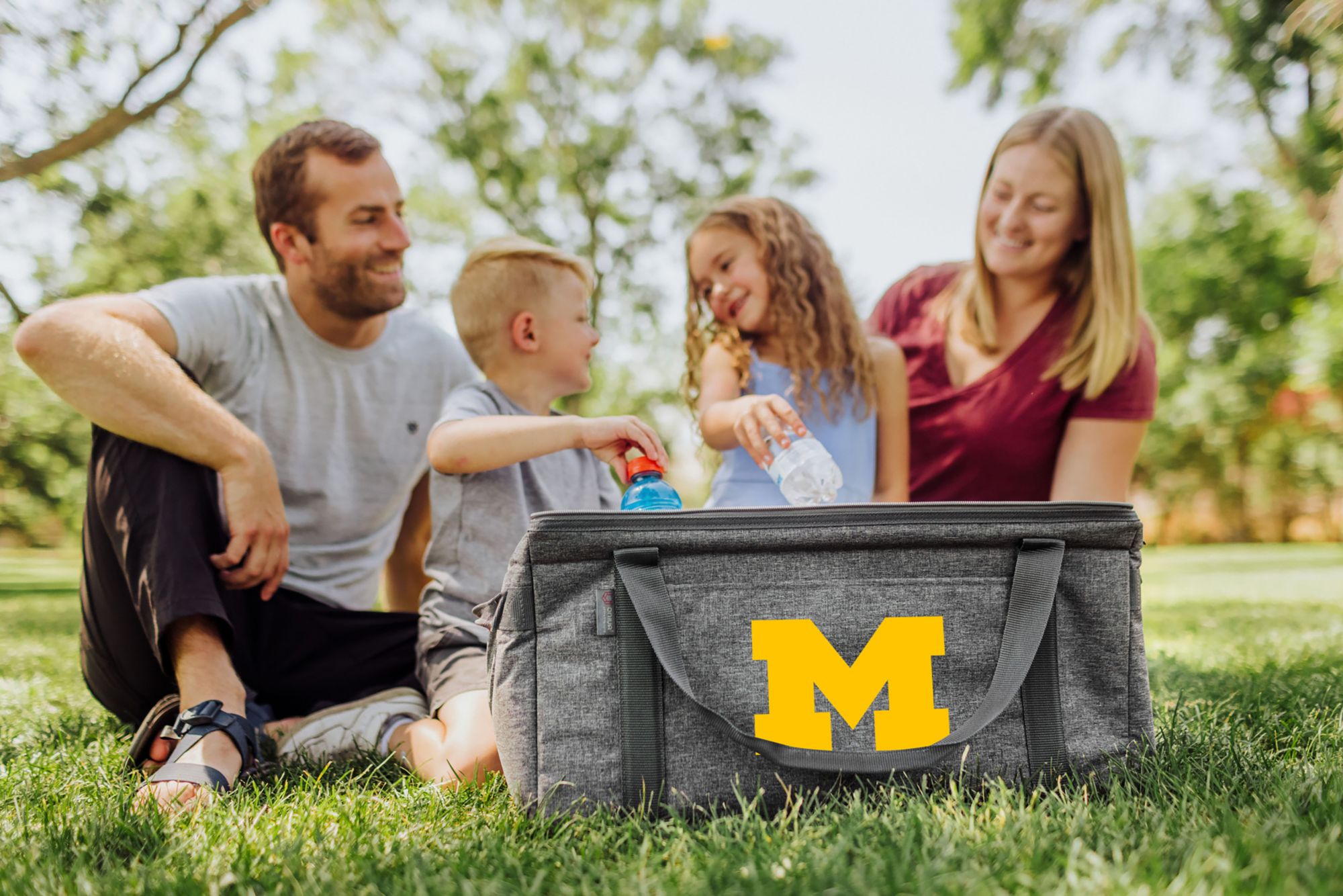 Picnic Time Michigan Wolverines 64-Can Collapsible Cooler product image