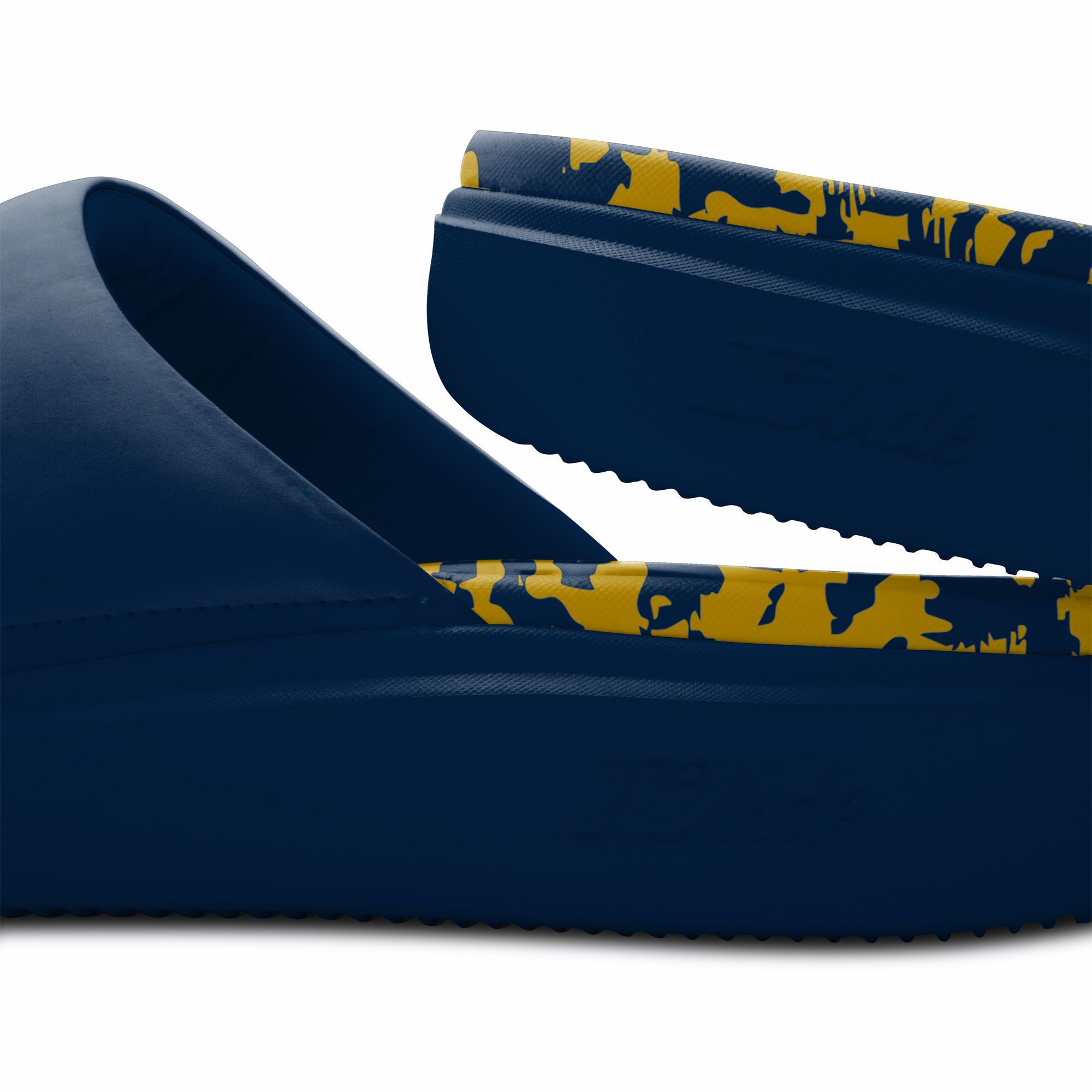 ISlide Adult Notre Dame Fighting Irish Slide Sandals product image