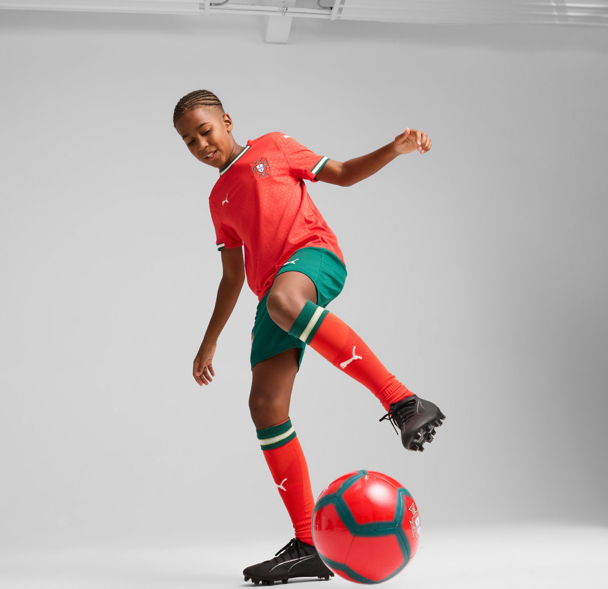 PUMA Youth Portugal 2025 Green Replica Shorts product image