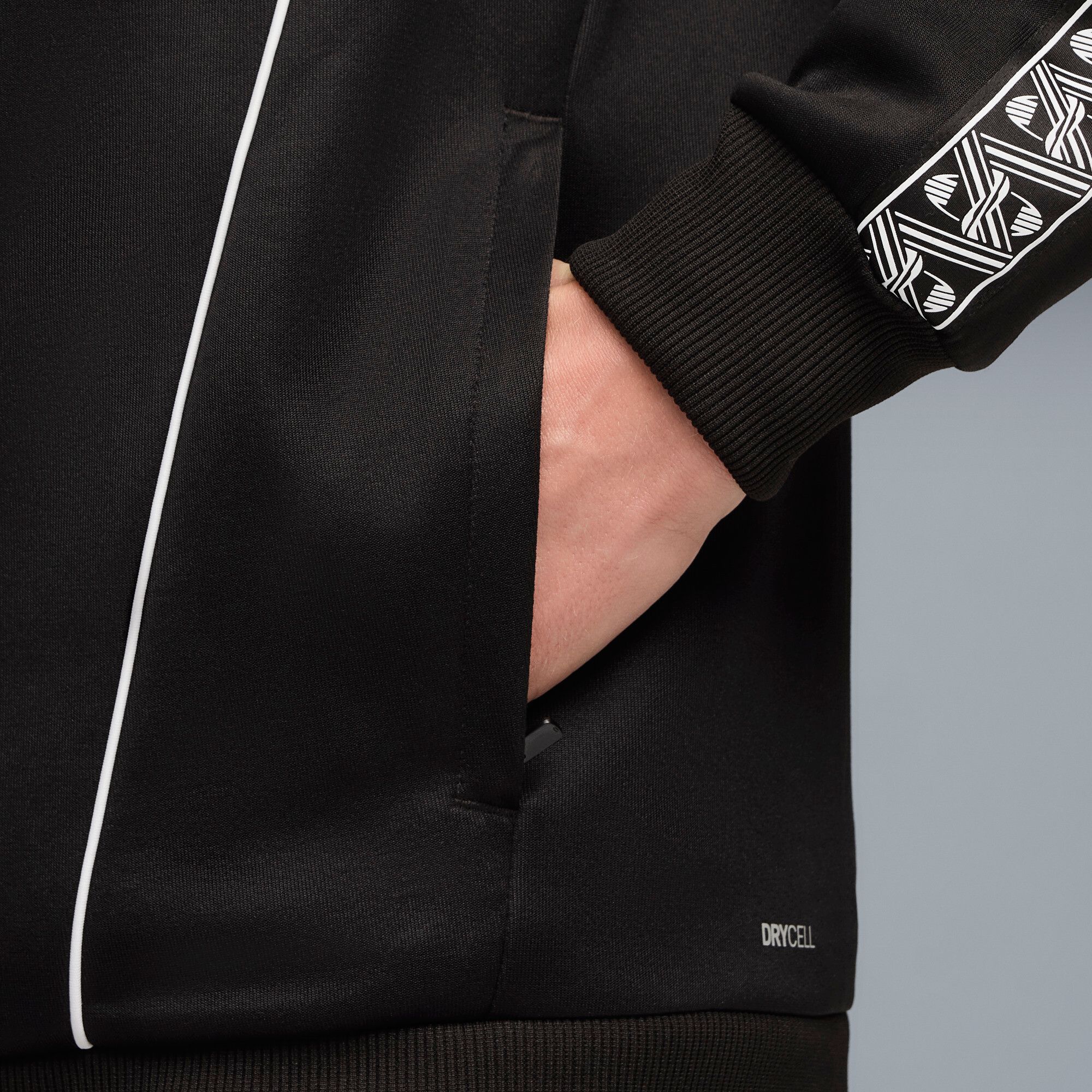 PUMA Men's Manchester City 2025 Black Away Prematch Jacket product image