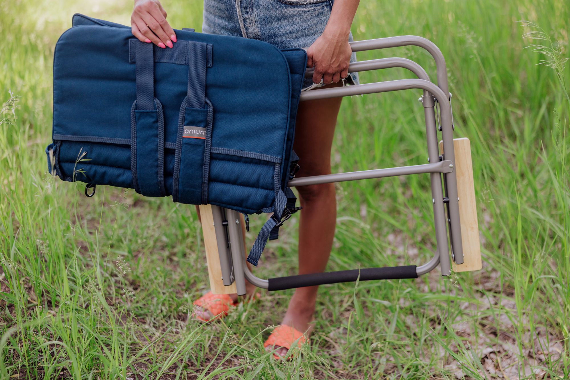 Picnic Time Descanso Padded Beach Chair product image